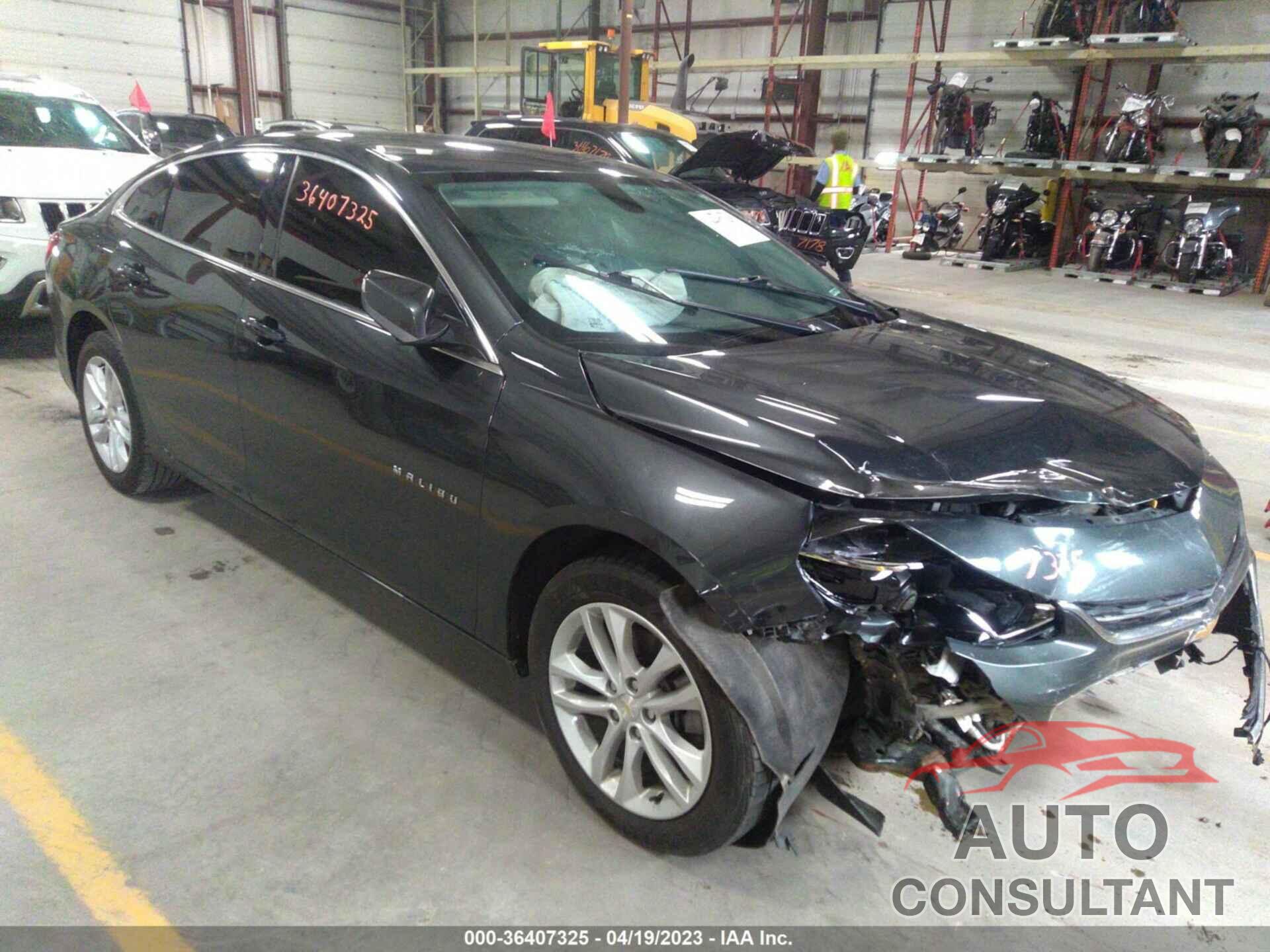 CHEVROLET MALIBU 2018 - 1G1ZD5ST3JF113545