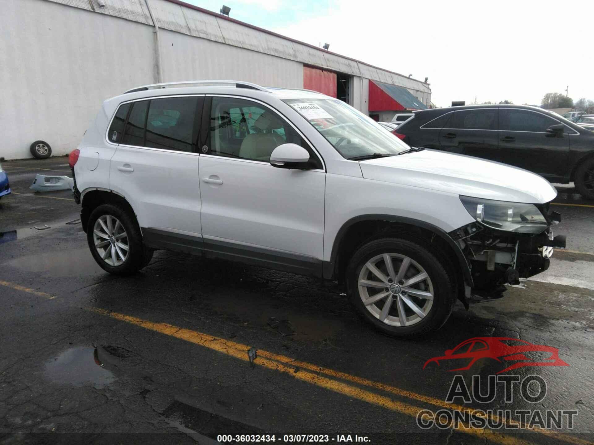 VOLKSWAGEN TIGUAN 2017 - WVGSV7AX5HK011537