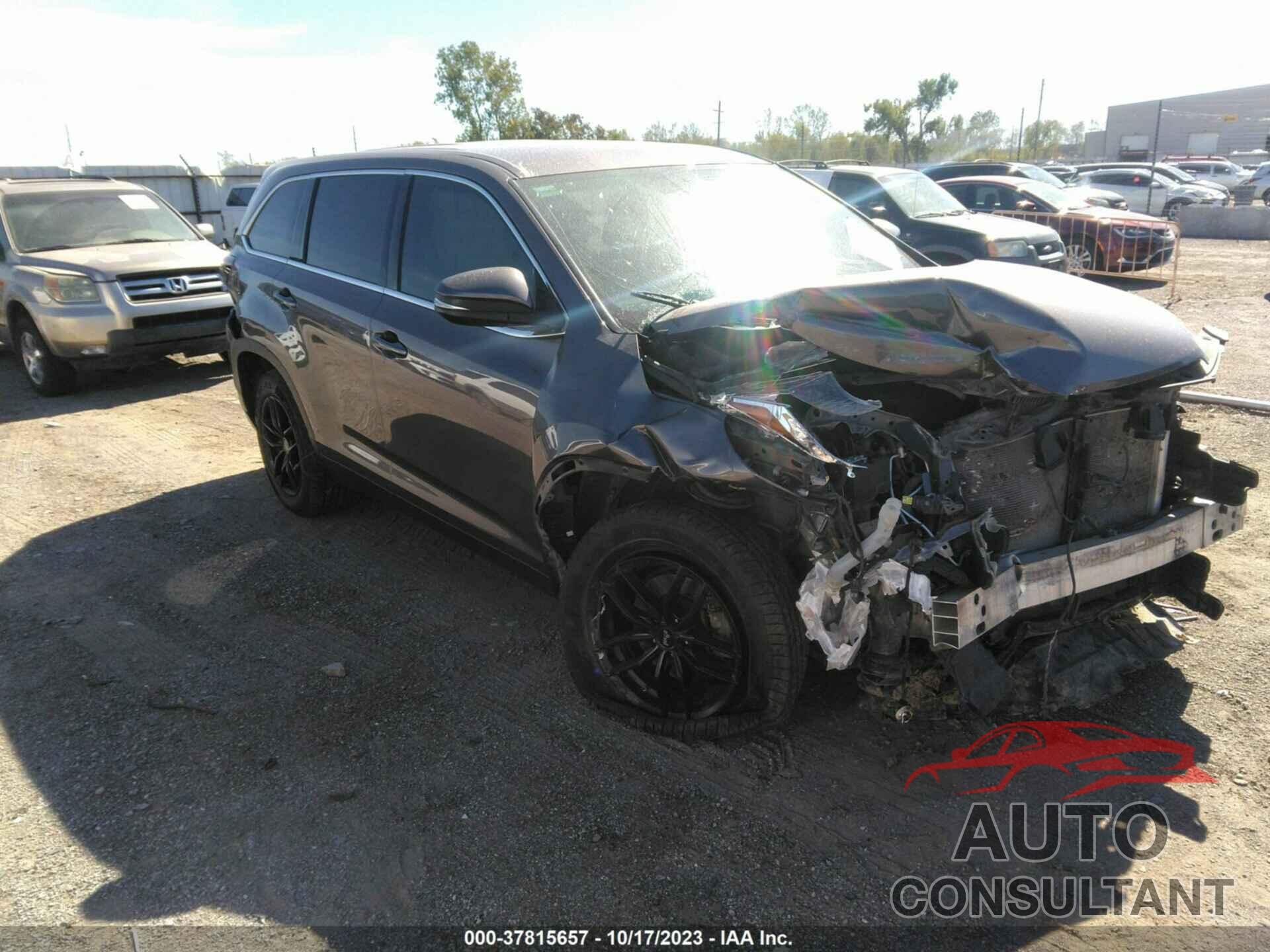 TOYOTA HIGHLANDER 2019 - 5TDZARFH6KS055719