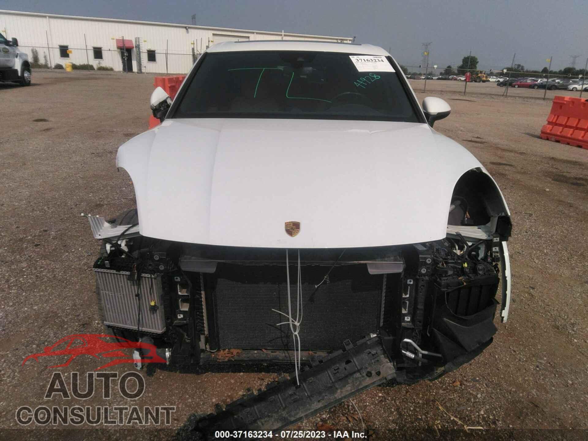 PORSCHE CAYENNE 2019 - WP1AA2AY4KDA06878