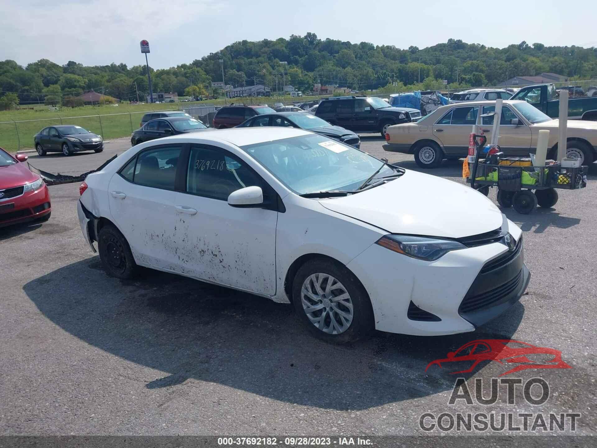 TOYOTA COROLLA 2018 - 2T1BURHE1JC028303