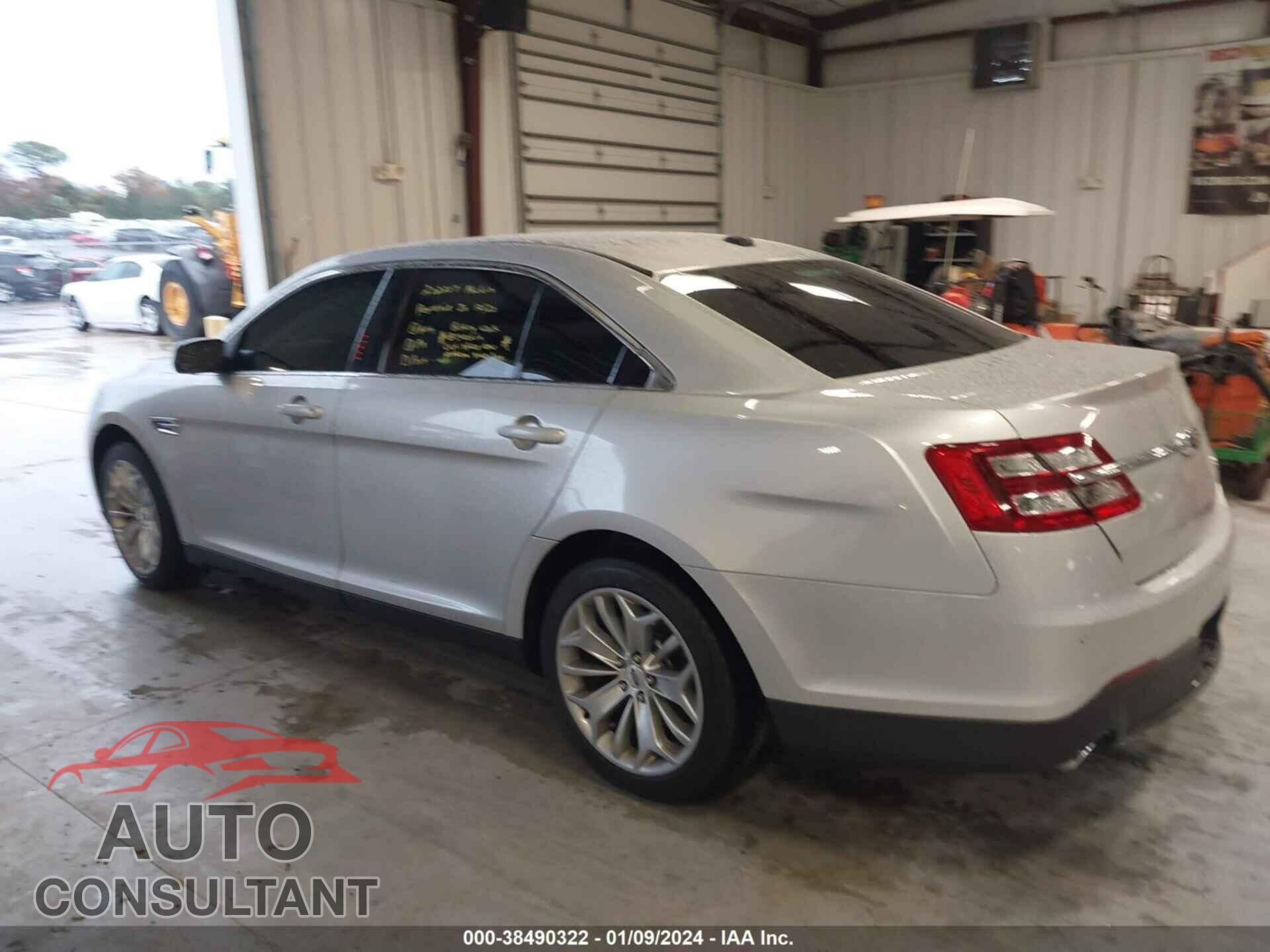 FORD TAURUS 2018 - 1FAHP2F80JG102226