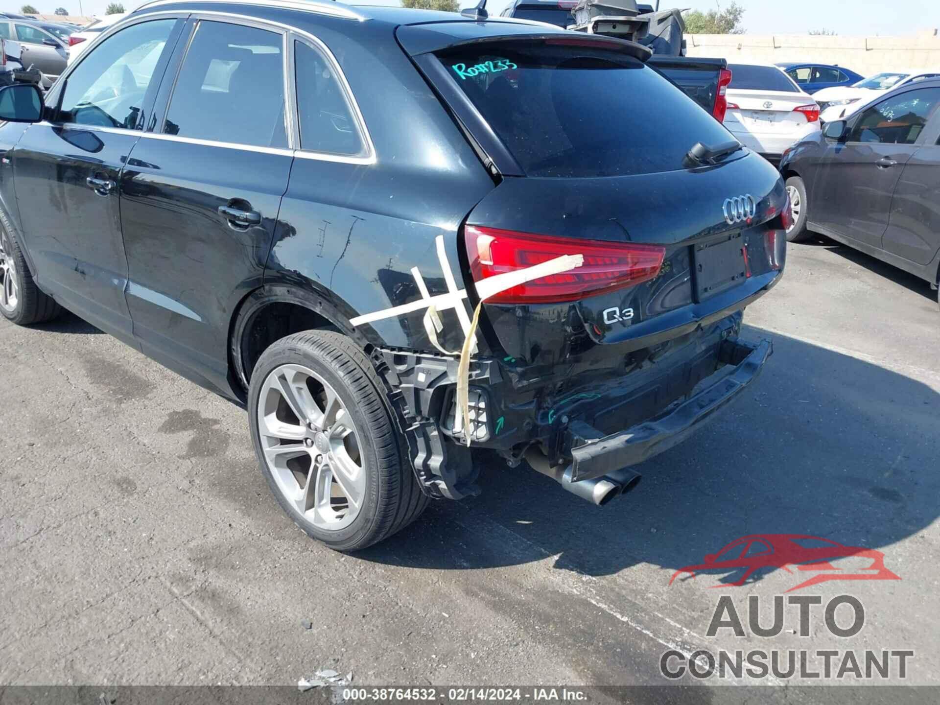 AUDI Q3 2018 - WA1HCCFS8JR017396