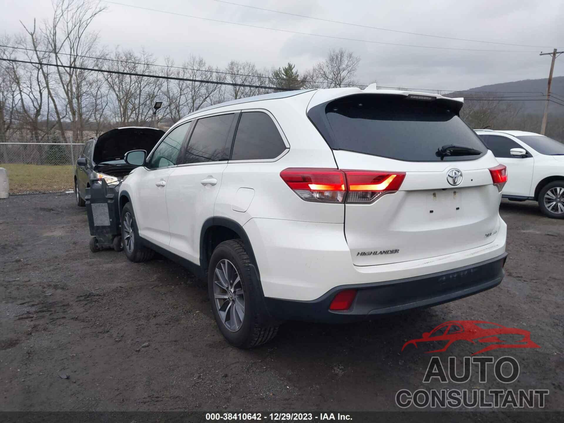 TOYOTA HIGHLANDER 2019 - 5TDJZRFH2KS606105