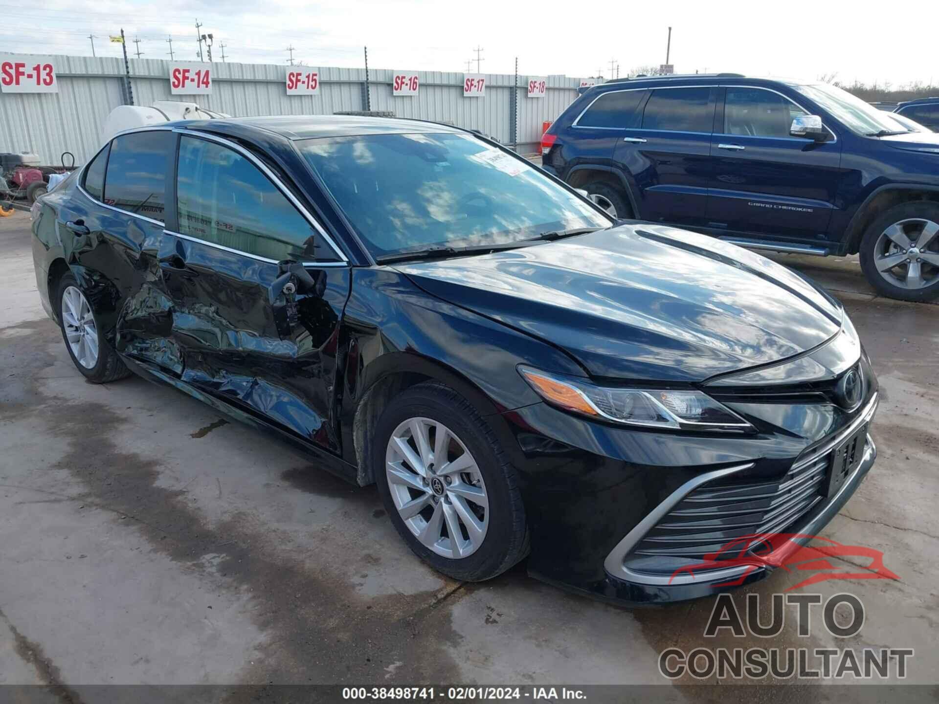 TOYOTA CAMRY 2022 - 4T1C11AK4NU689813