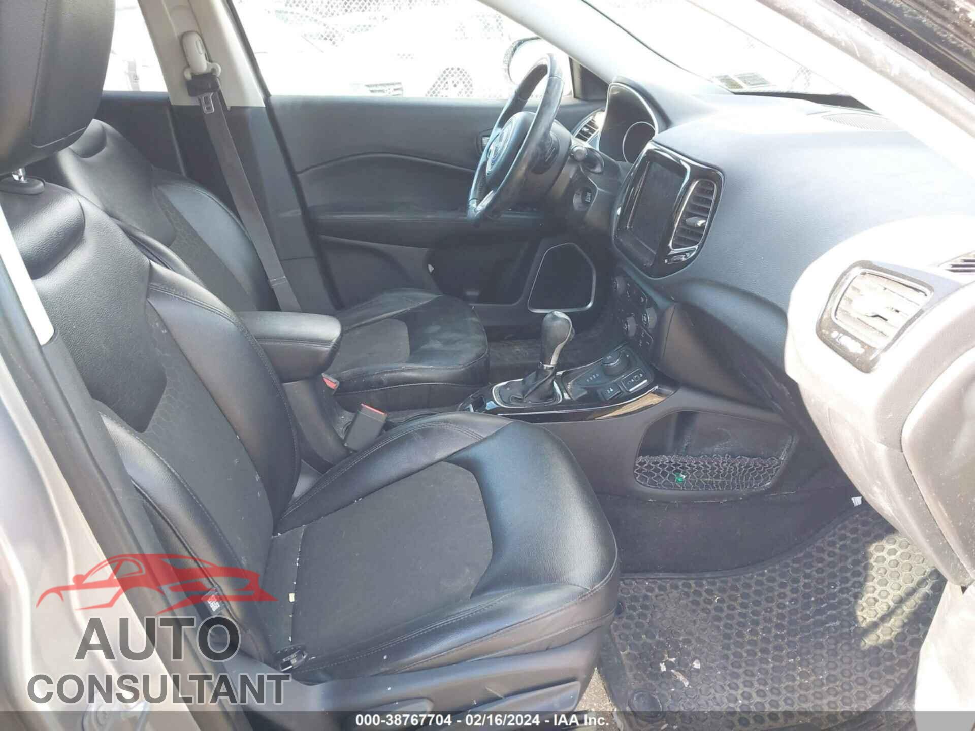 JEEP COMPASS 2018 - 3C4NJDBB8JT396076