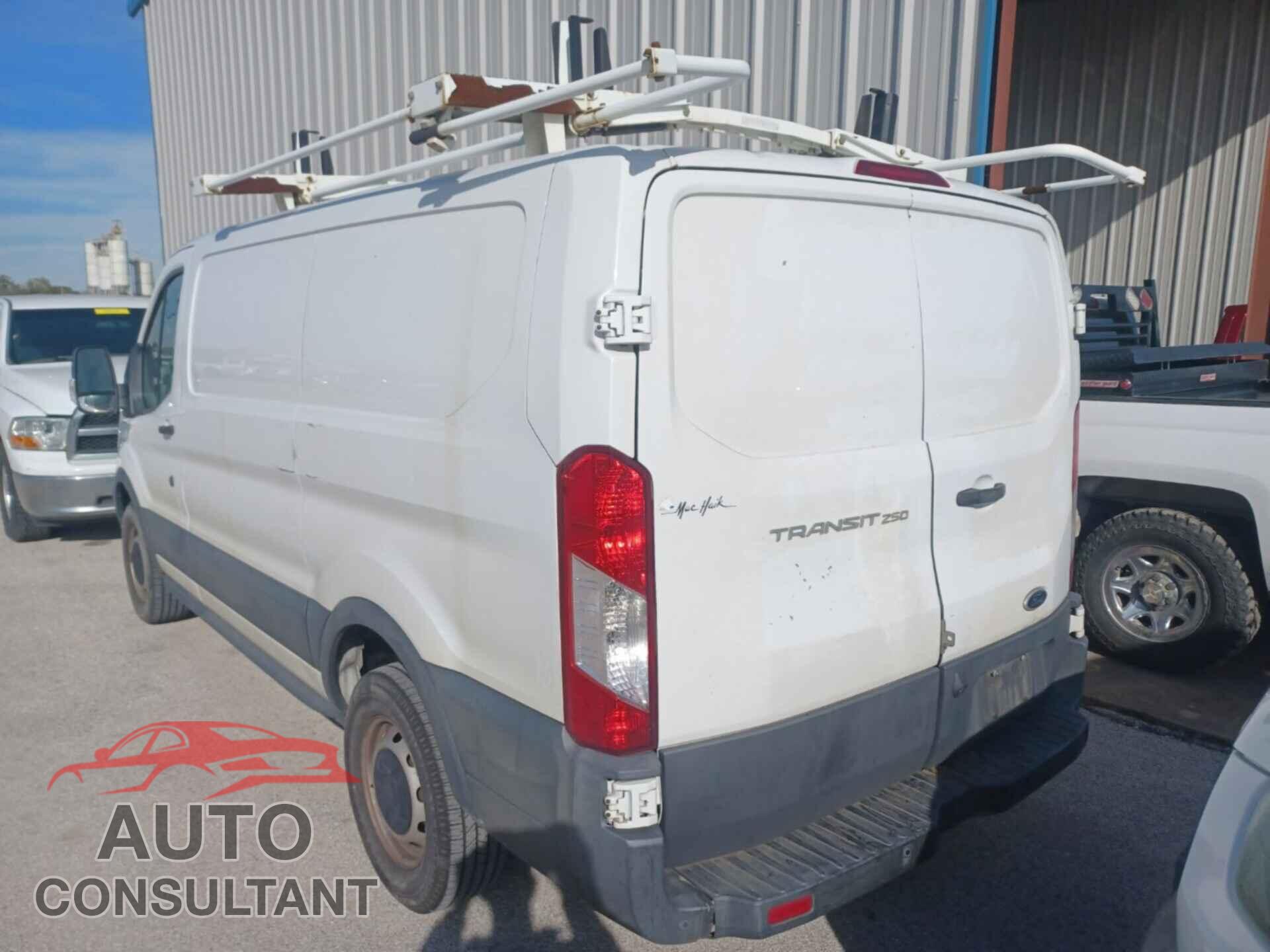 FORD TRANSIT-250 2017 - 1FTYR1YM2HKB33235
