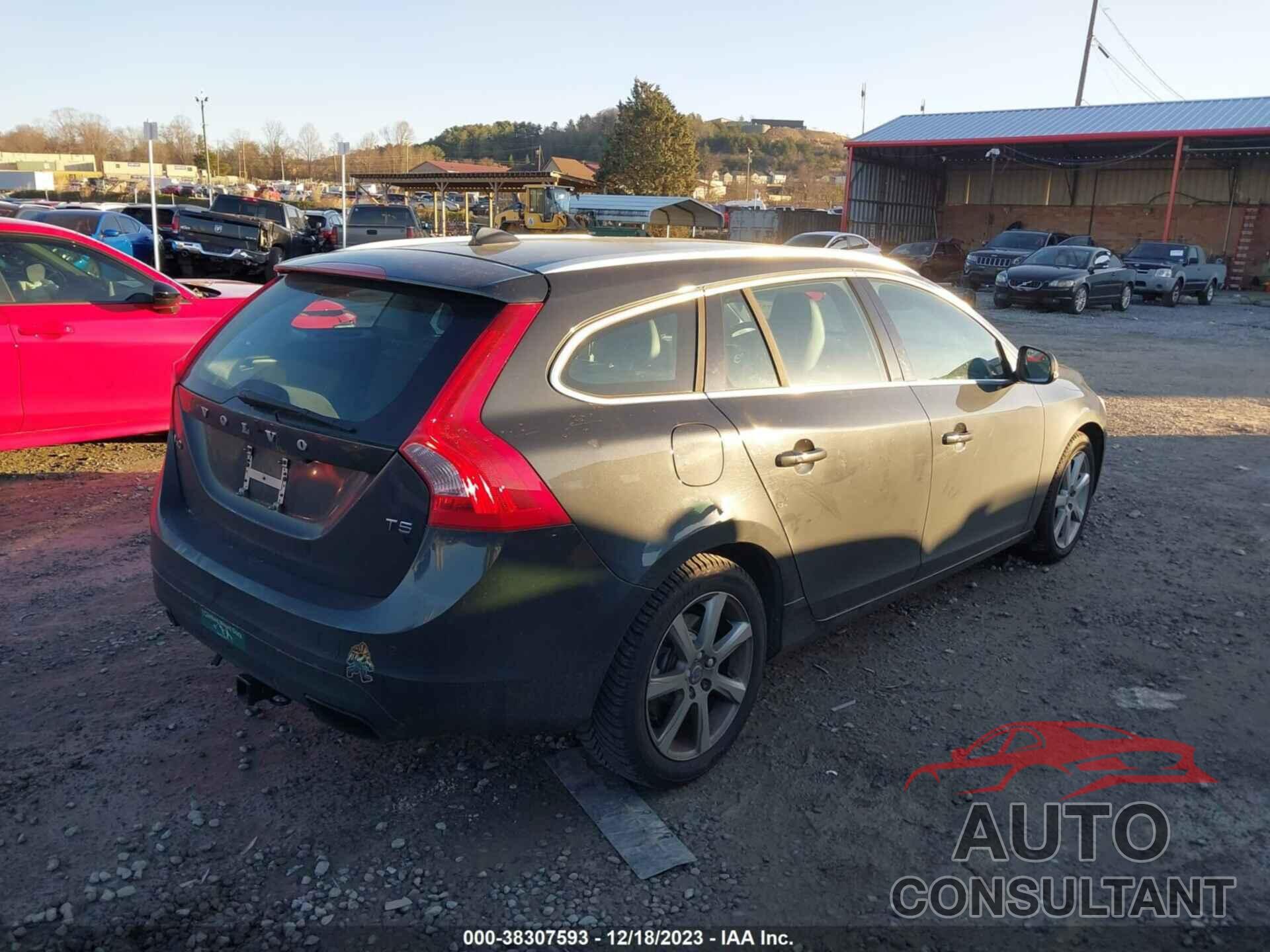 VOLVO V60 2016 - YV140MEM5G1301852