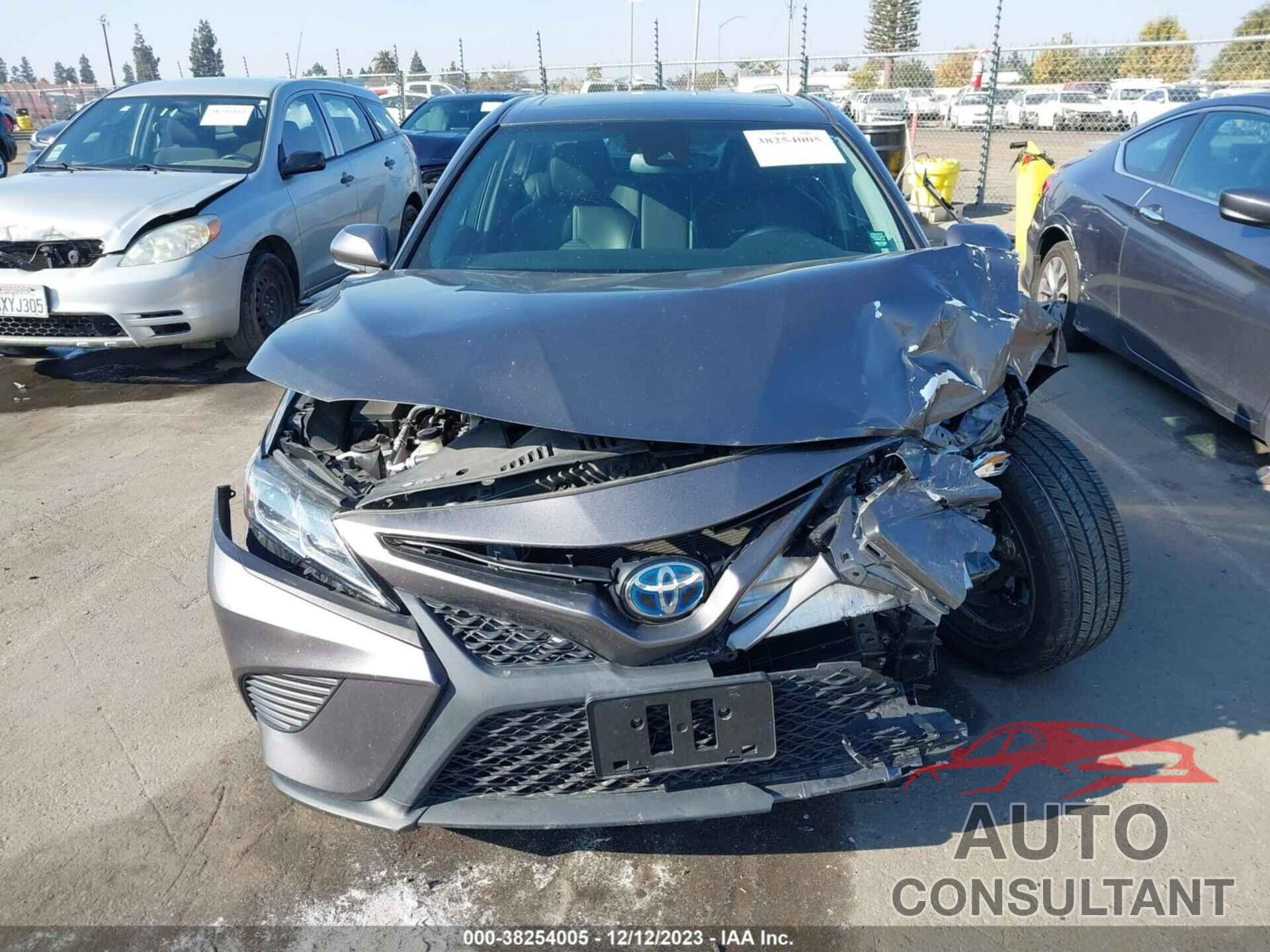 TOYOTA CAMRY HYBRID 2018 - 4T1B21HK8JU509225