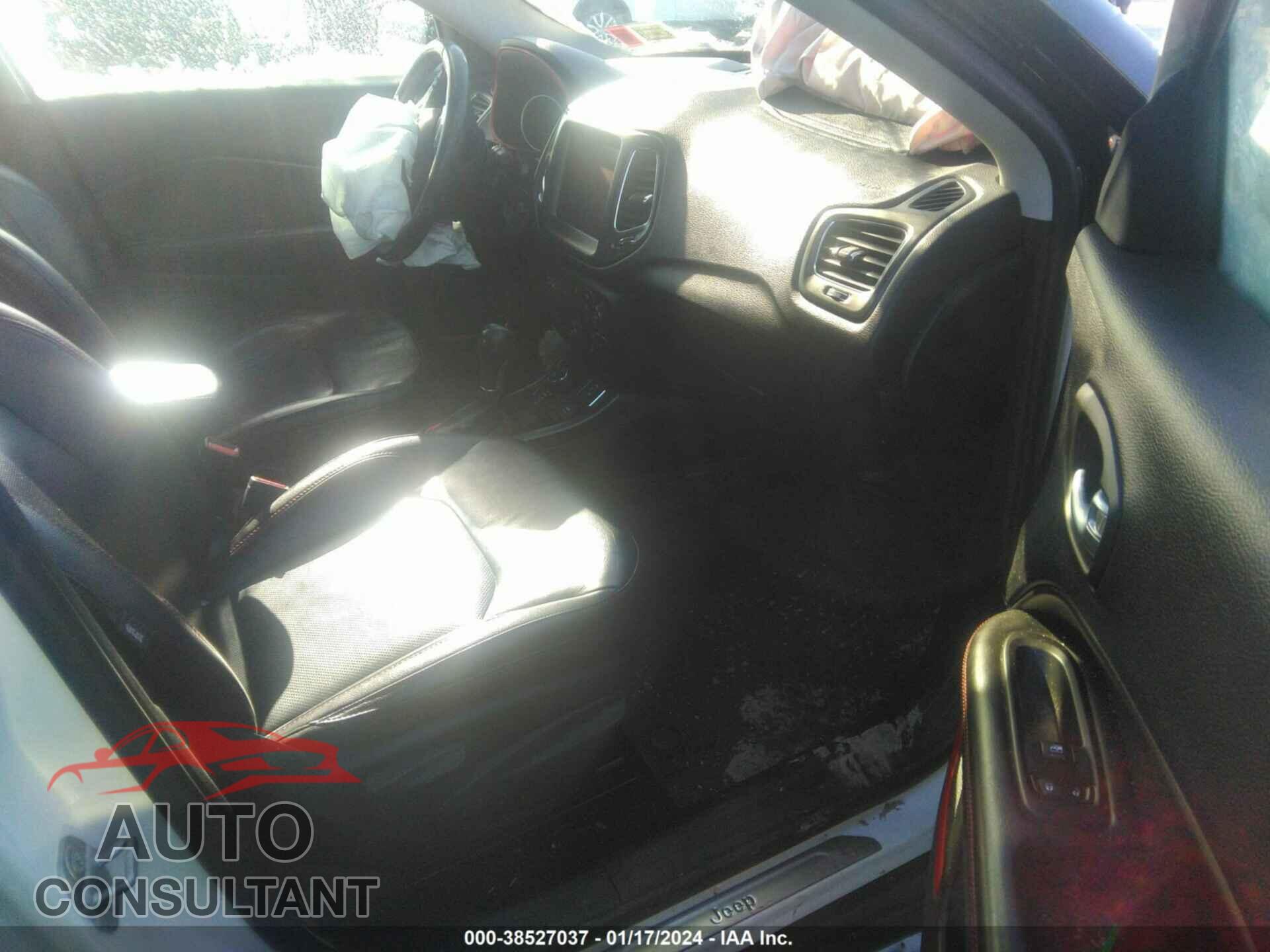 JEEP COMPASS 2018 - 3C4NJDDB7JT246246