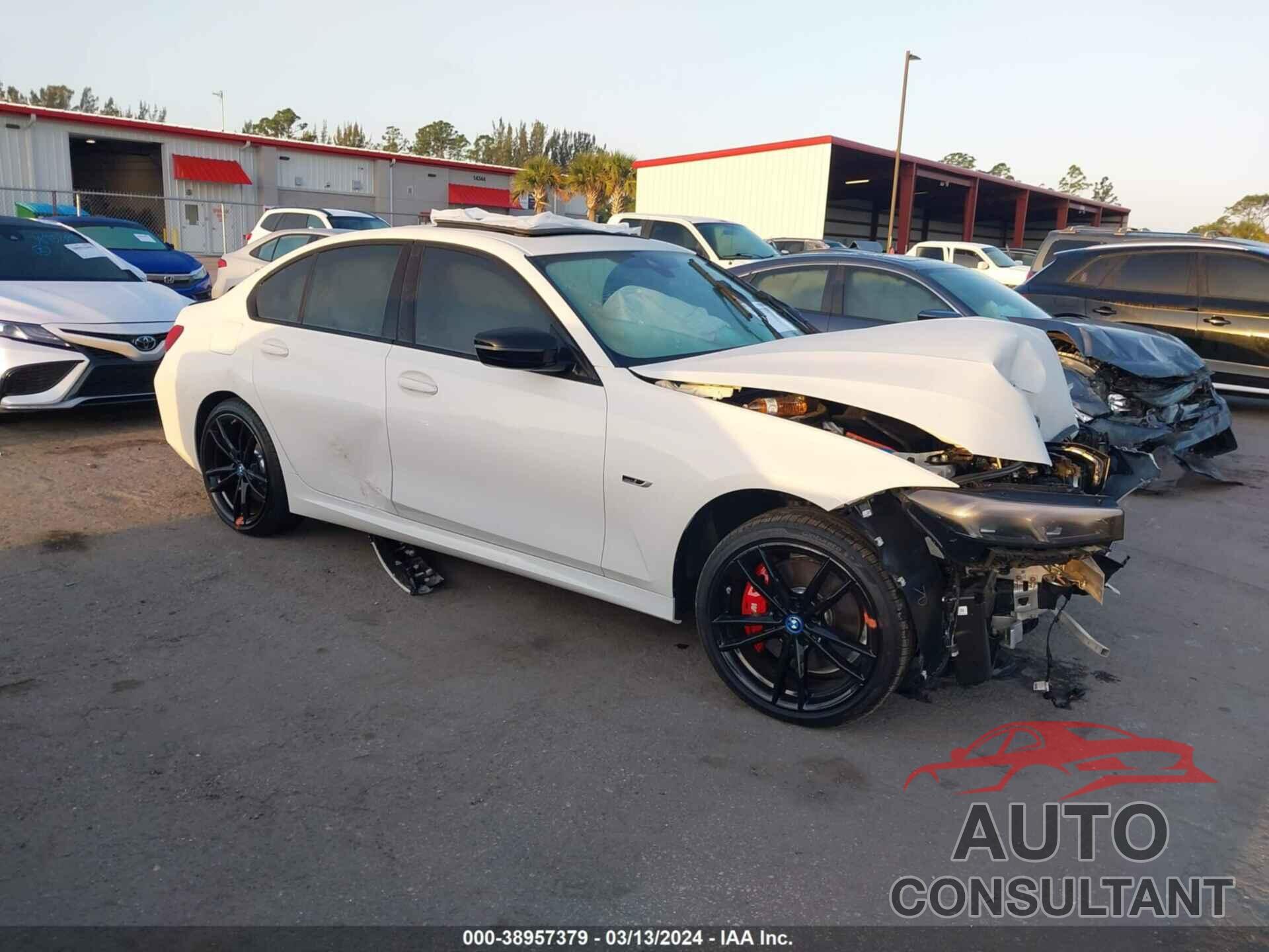 BMW 330XE 2023 - 3MW39FS0XP8D02444