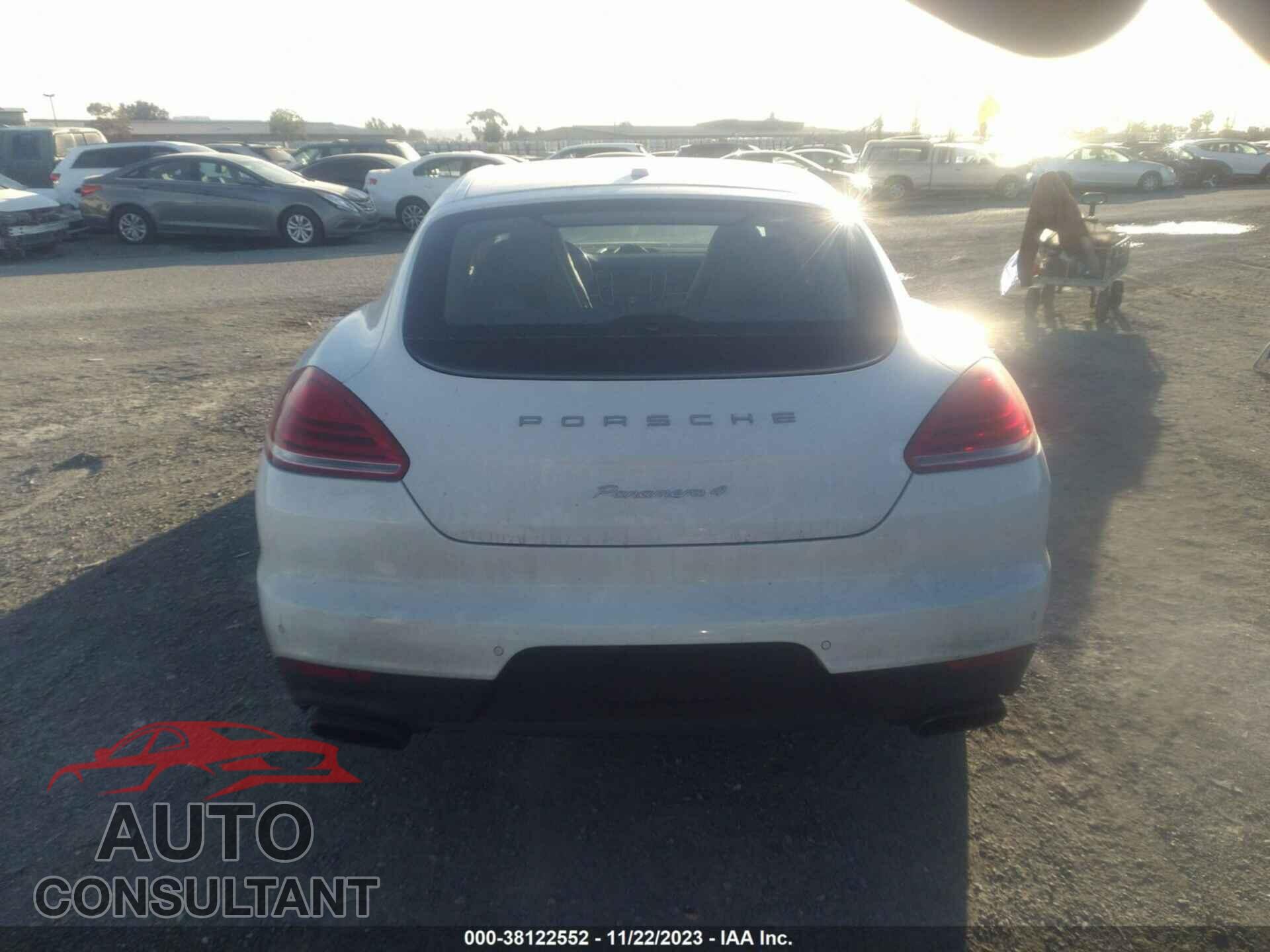 PORSCHE PANAMERA 2015 - WP0AA2A71FL007345