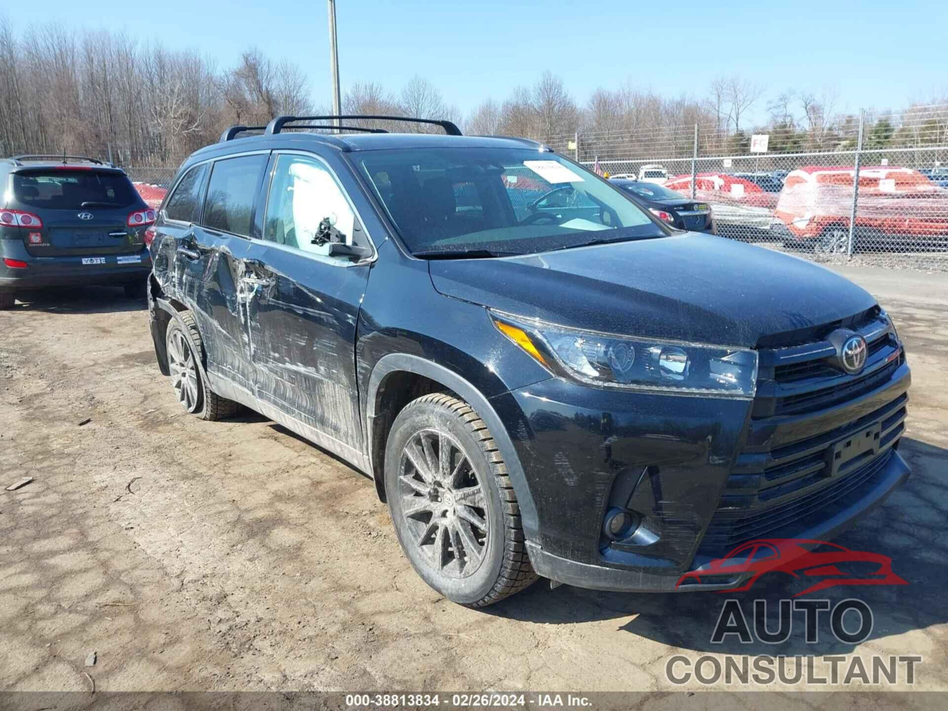 TOYOTA HIGHLANDER 2019 - 5TDJZRFH2KS622093