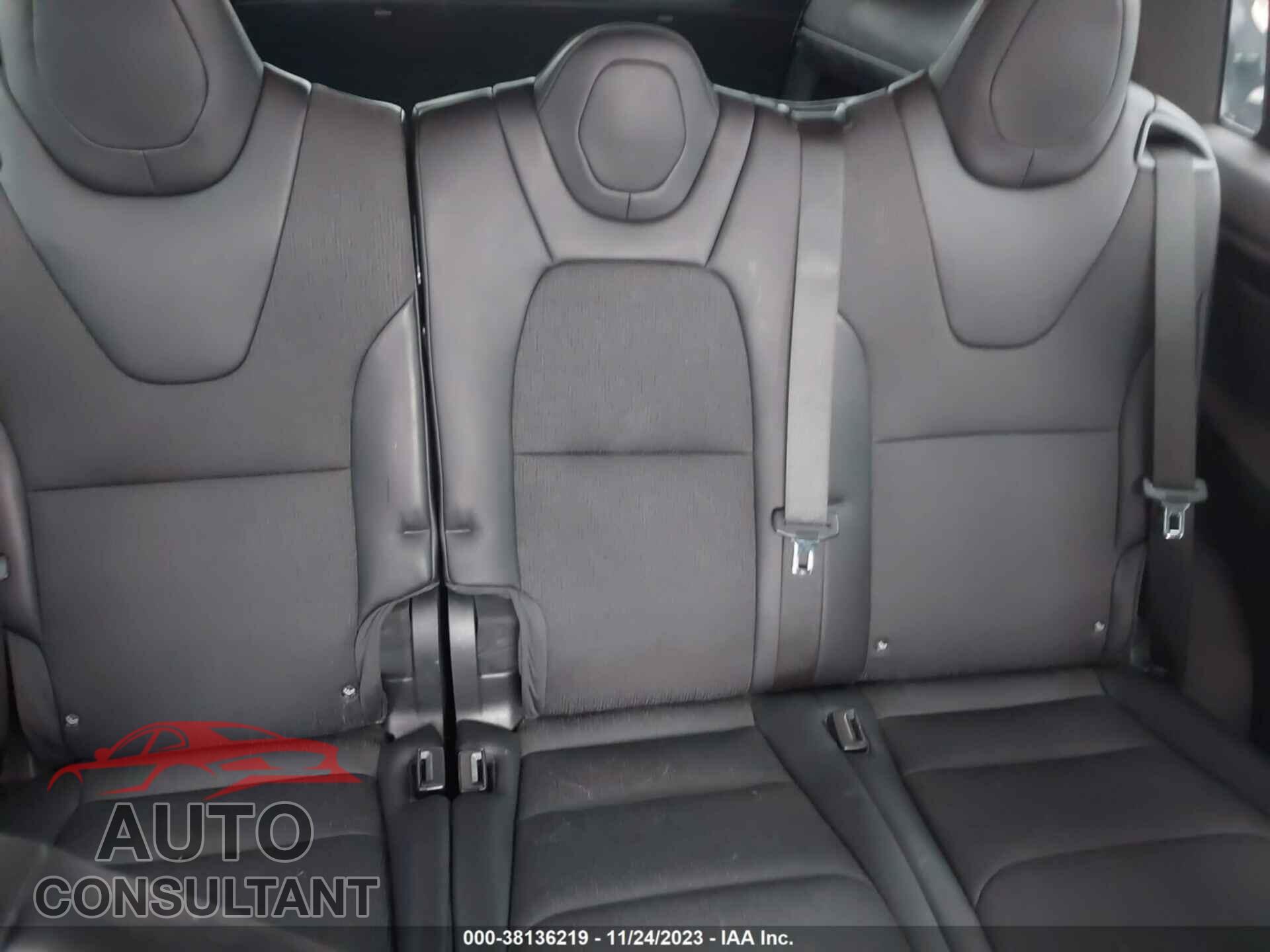 TESLA MODEL X 2018 - 5YJXCAE21JF120916