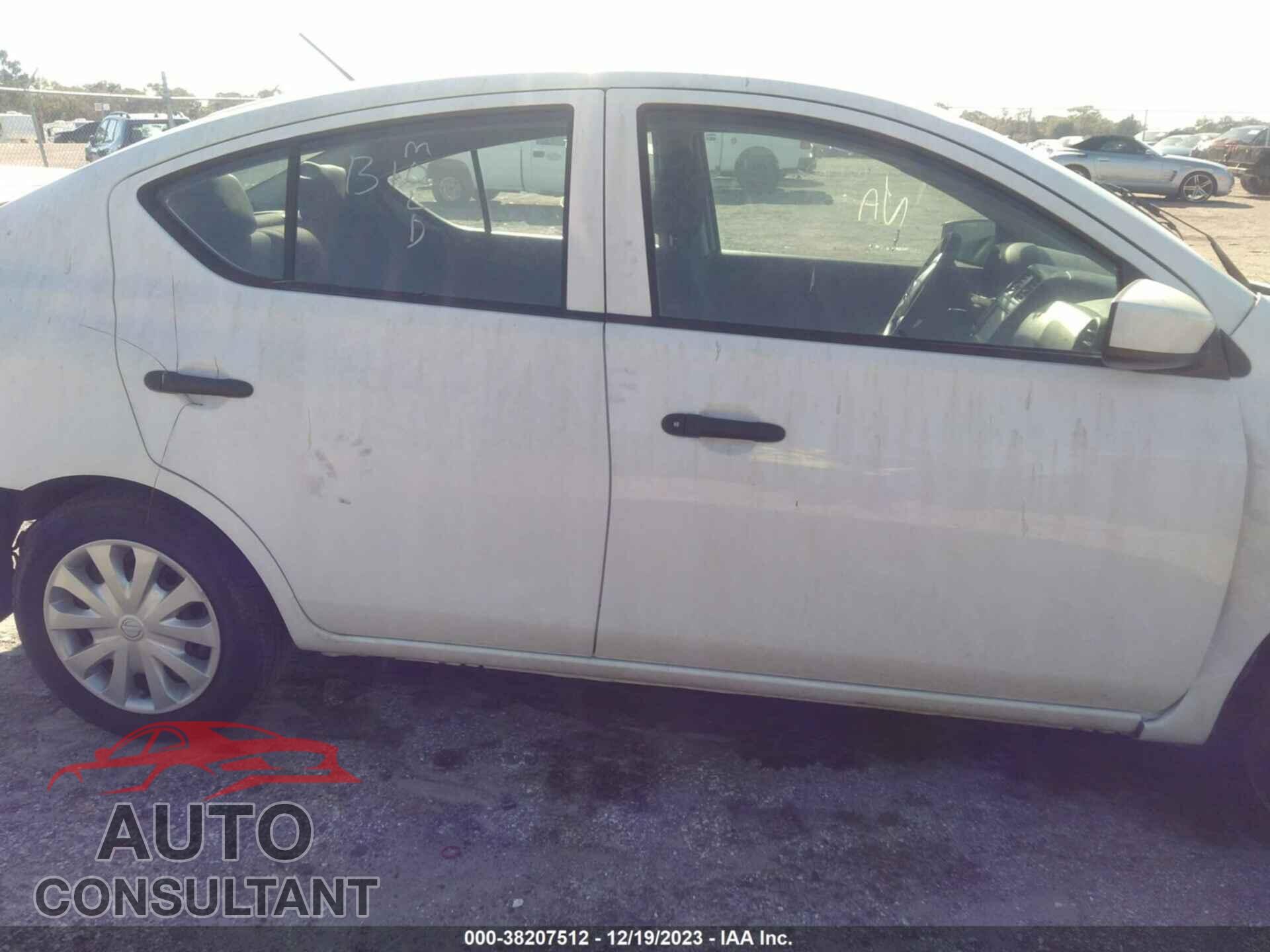 NISSAN VERSA 2019 - 3N1CN7AP3KL813022