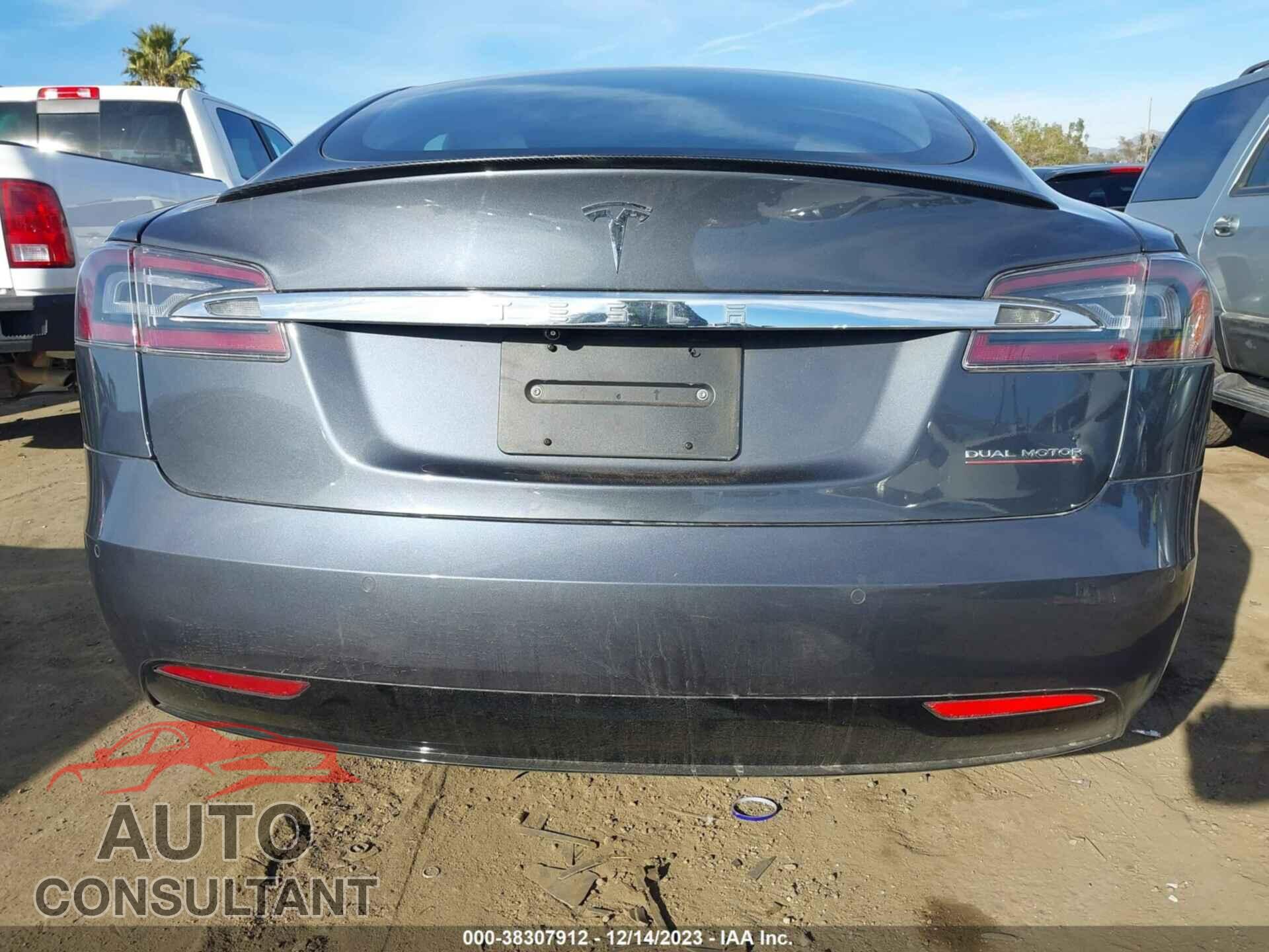 TESLA MODEL S 2020 - 5YJSA1E41LF382729