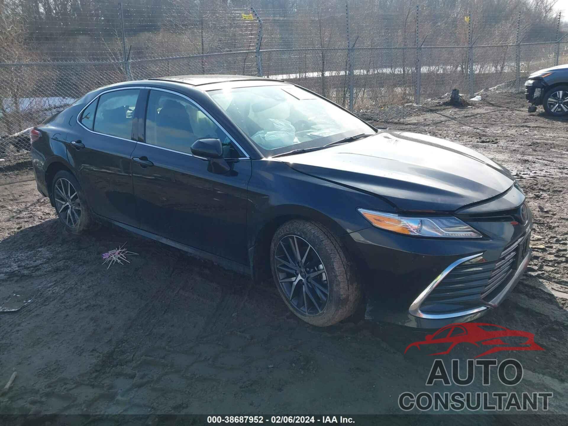 TOYOTA CAMRY 2023 - 4T1F11AK4PU121948