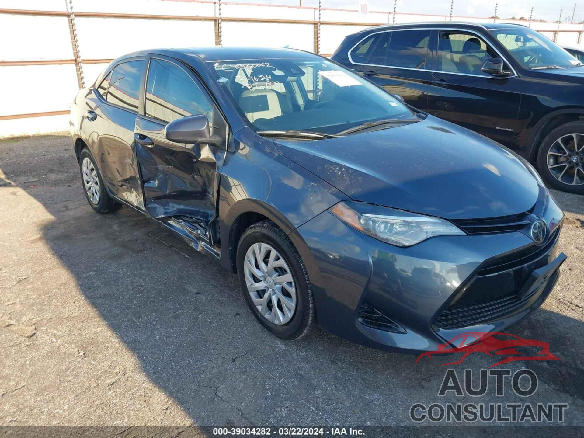 TOYOTA COROLLA 2018 - 5YFBURHE5JP833317