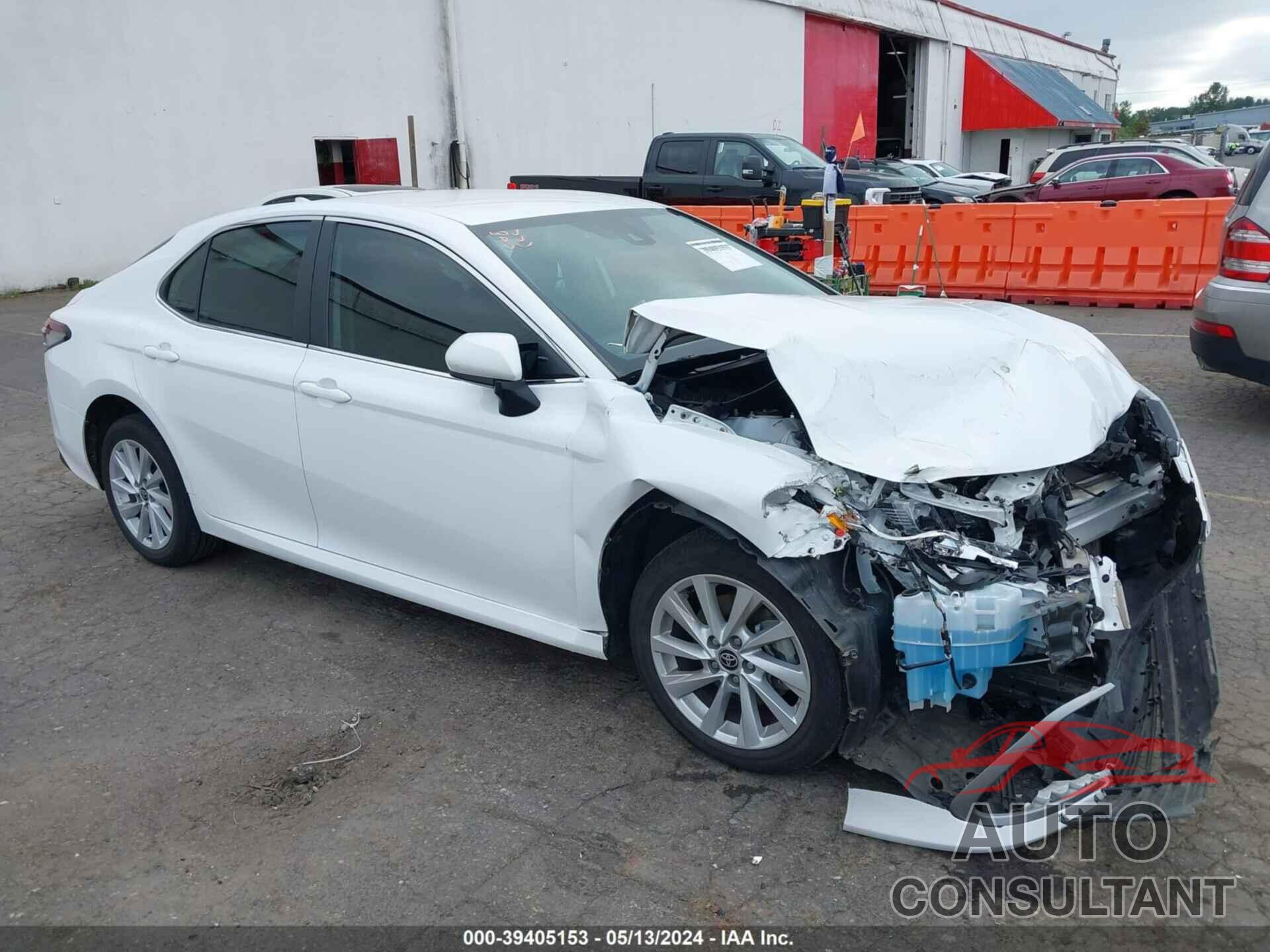 TOYOTA CAMRY 2022 - 4T1C11AK4NU638893