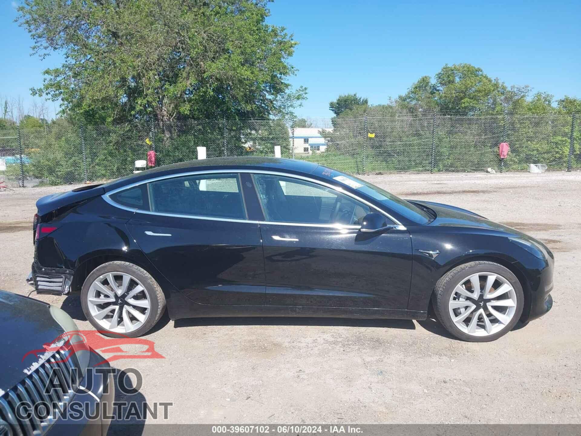 TESLA MODEL 3 2019 - 5YJ3E1EB8KF453401
