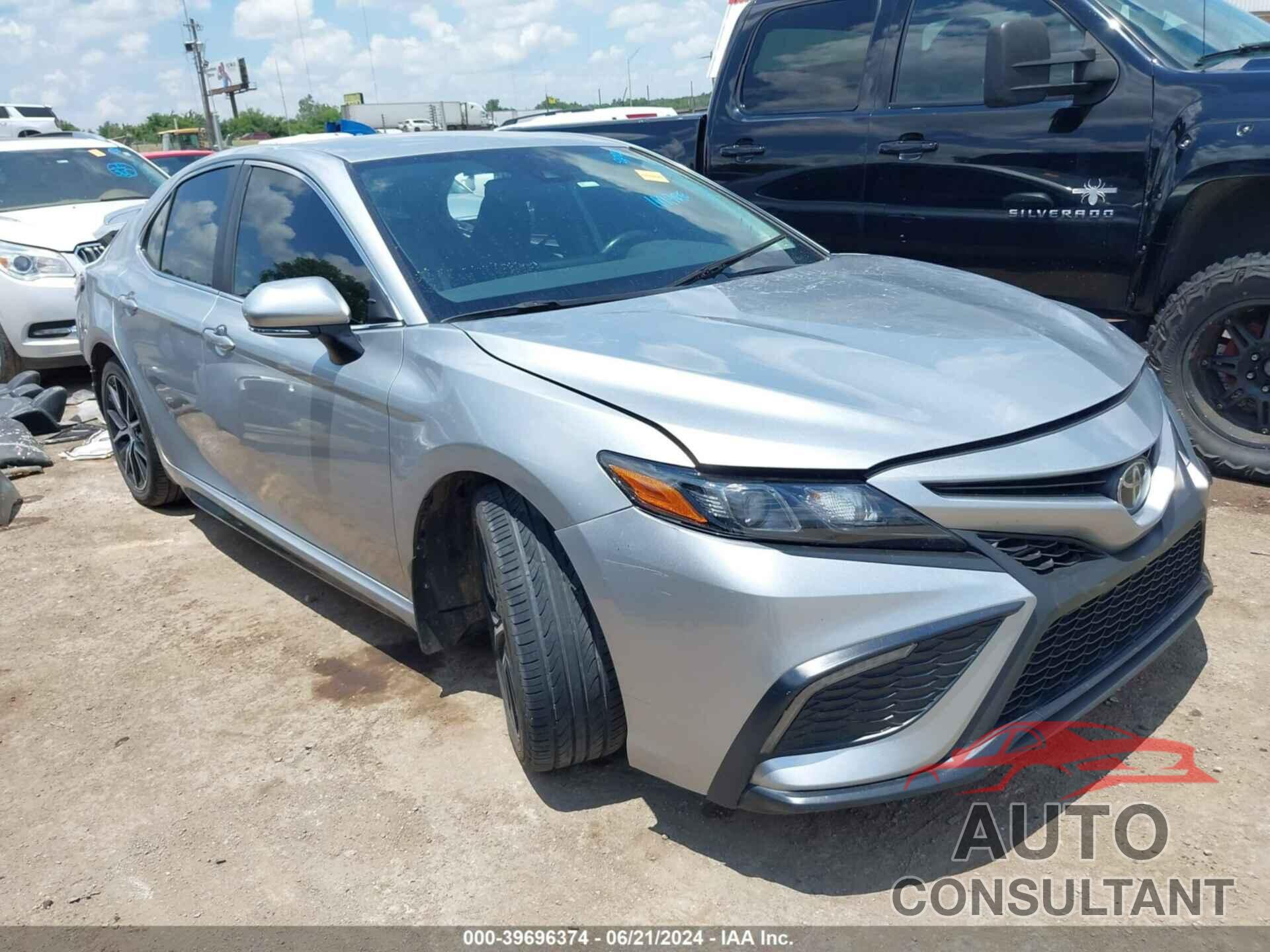 TOYOTA CAMRY 2022 - 4T1T11AK7NU044802