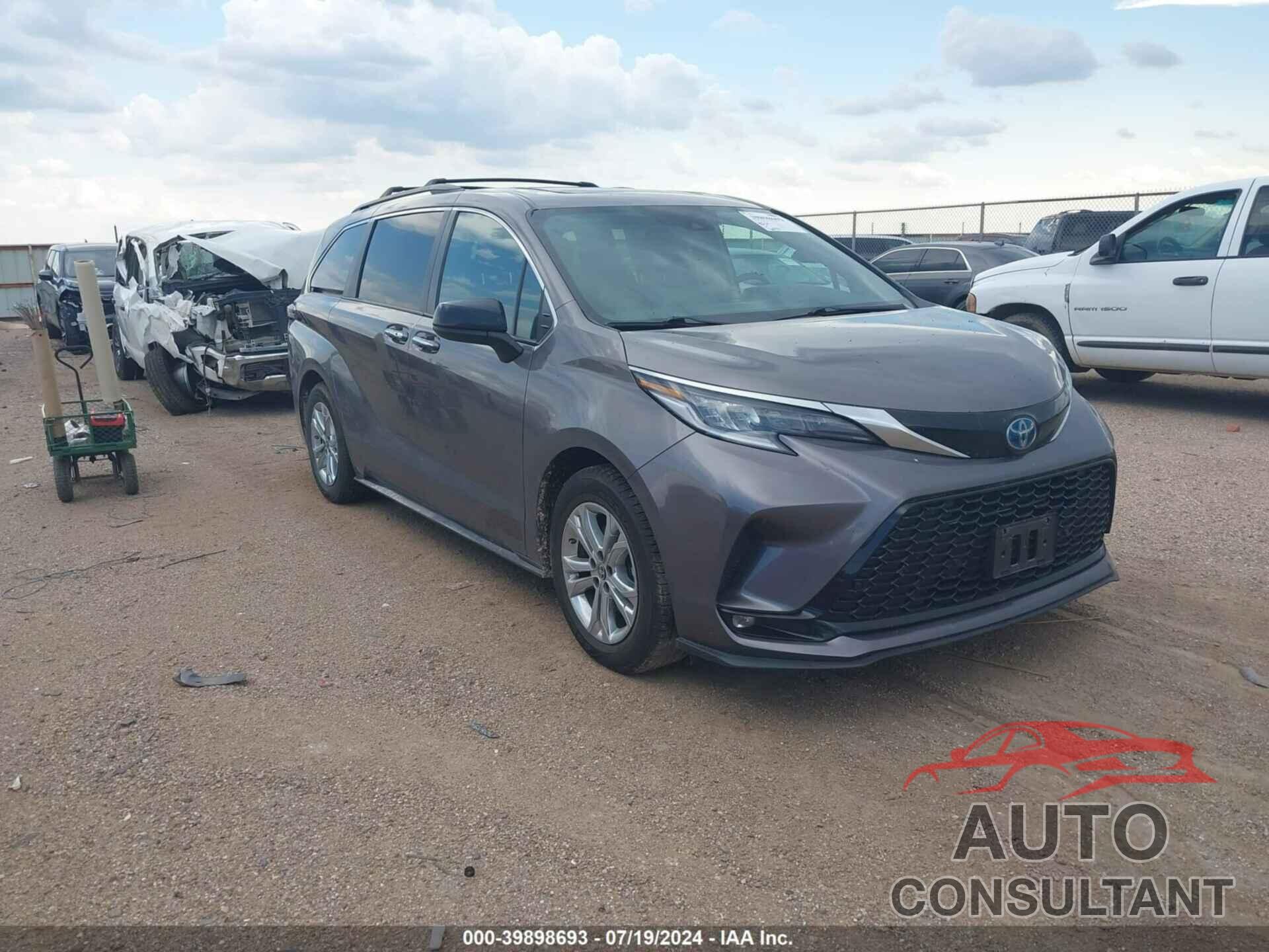 TOYOTA SIENNA 2022 - 5TDDSKFC4NS049232