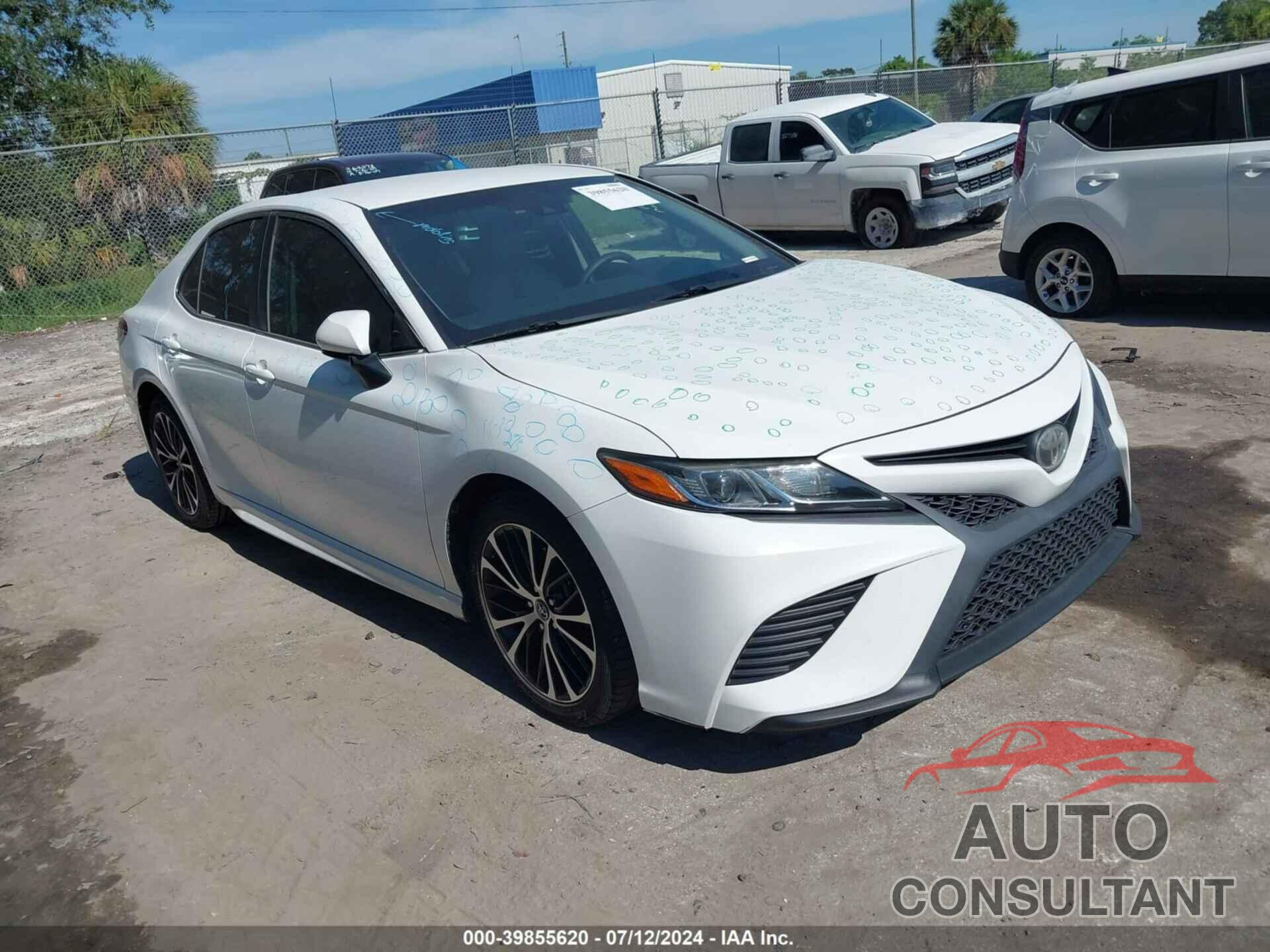 TOYOTA CAMRY 2018 - 4T1B11HK2JU030933
