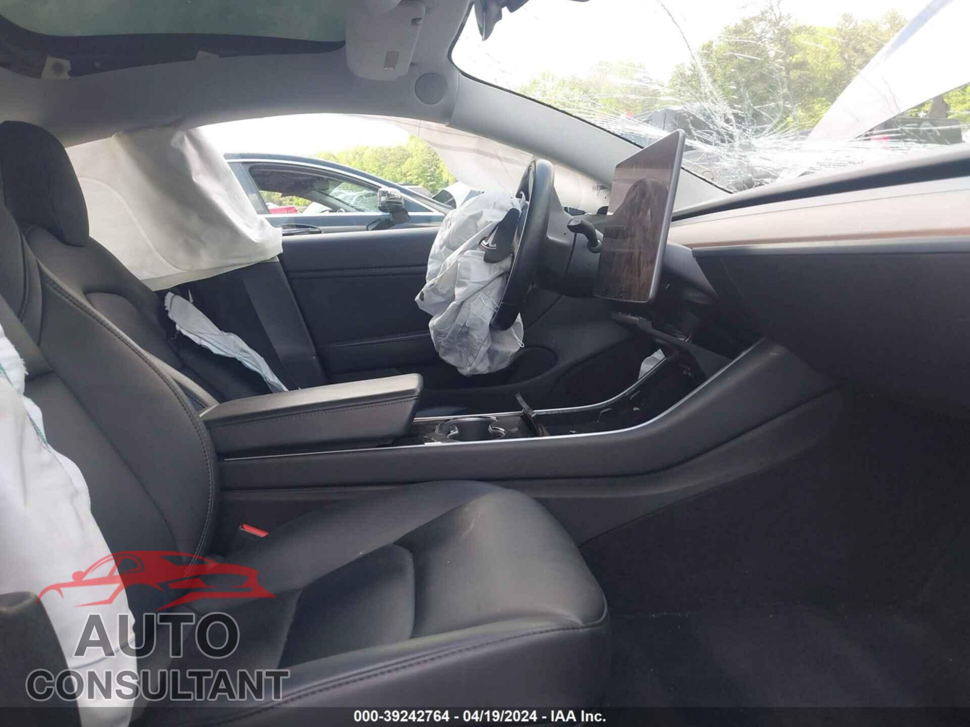 TESLA MODEL 3 2018 - 5YJ3E1EA1JF160171