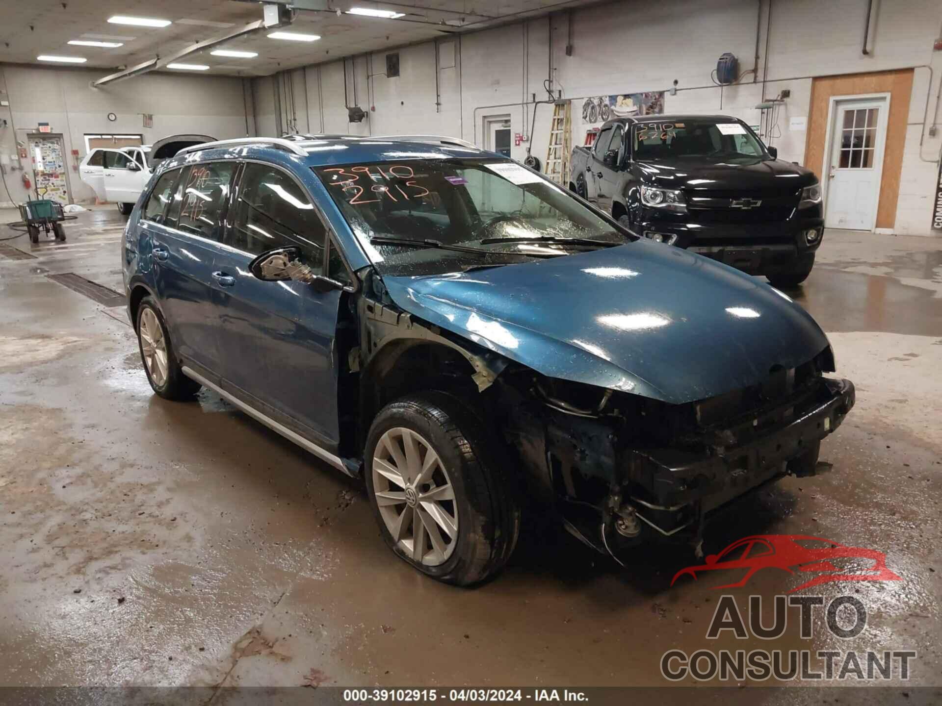 VOLKSWAGEN GOLF ALLTRACK 2017 - 3VWH17AU0HM530128