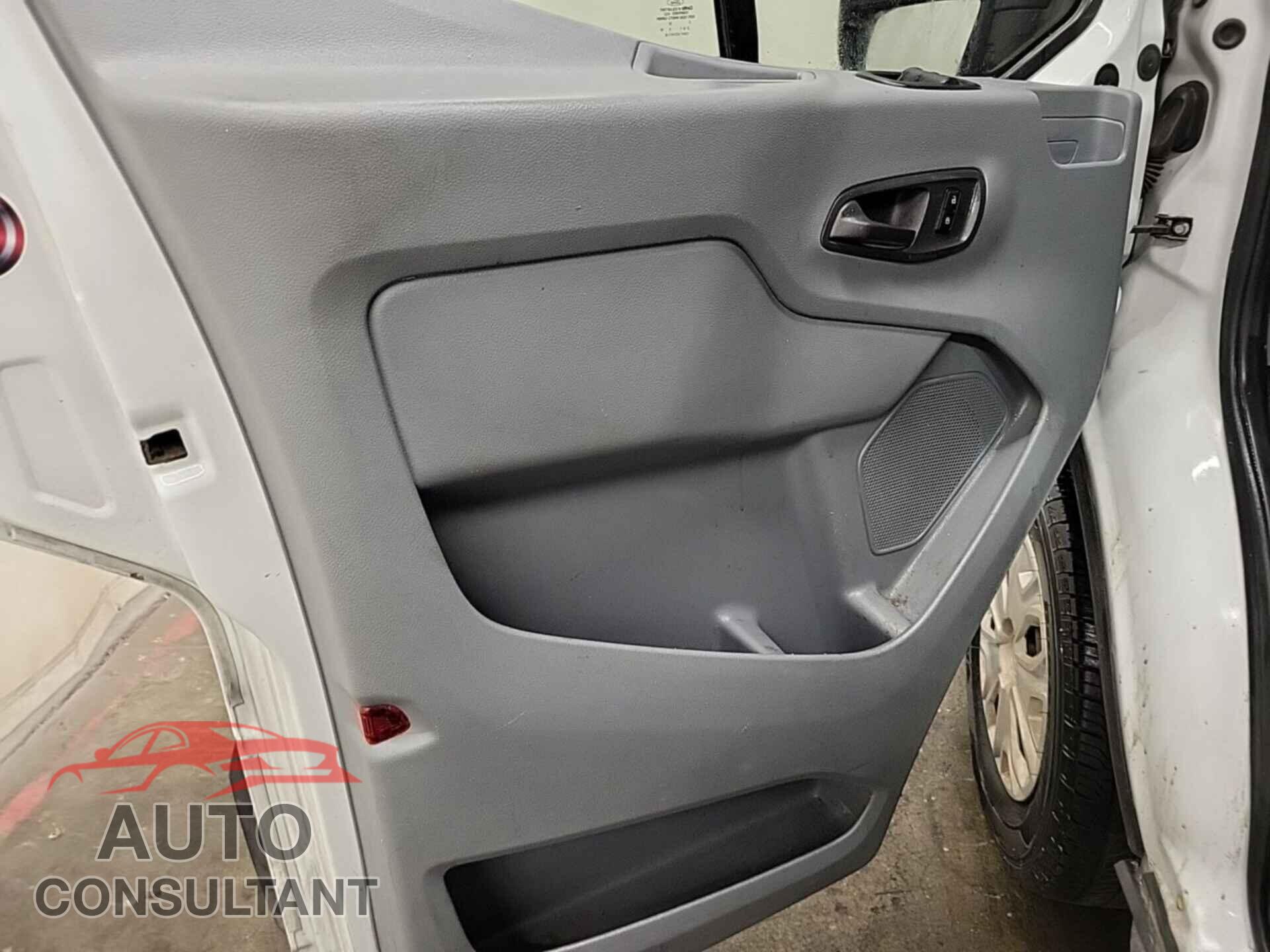 FORD TRANSIT 2017 - 1FTYR2CM1HKB17248