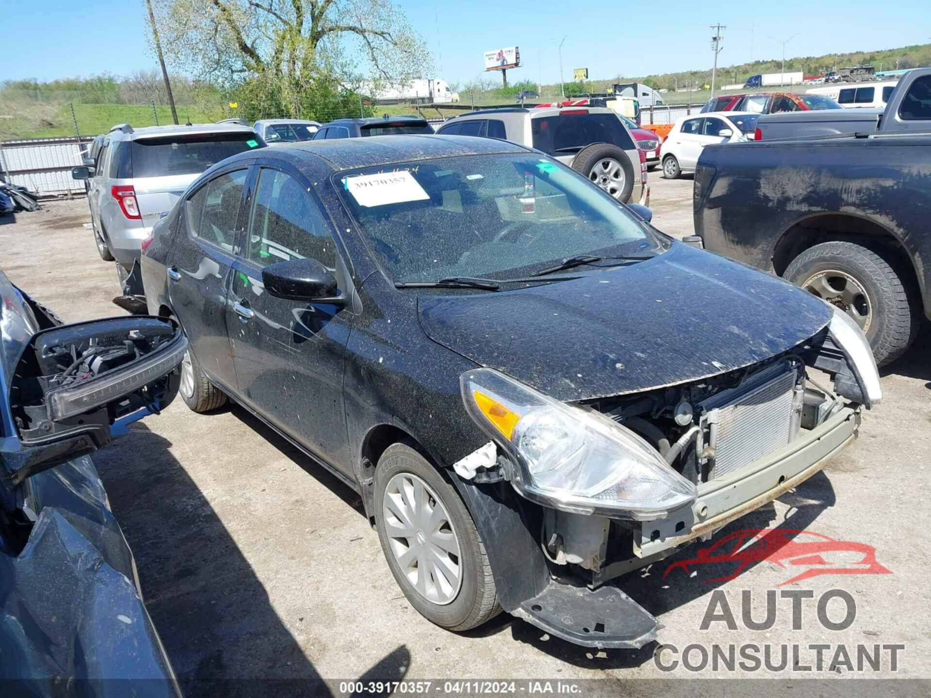 NISSAN VERSA 2017 - 3N1CN7AP3HL834011