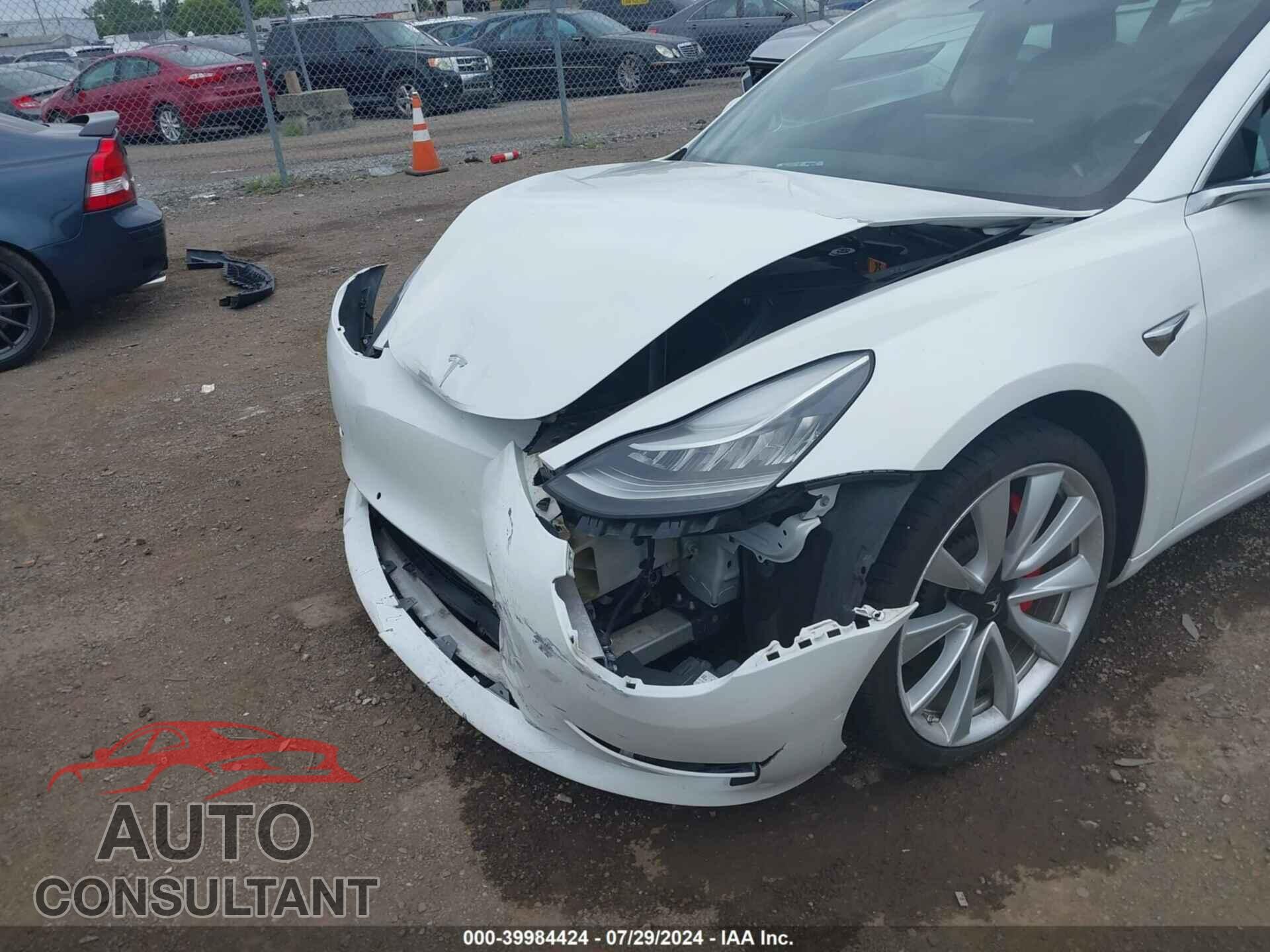 TESLA MODEL 3 2019 - 5YJ3E1EB2KF214037