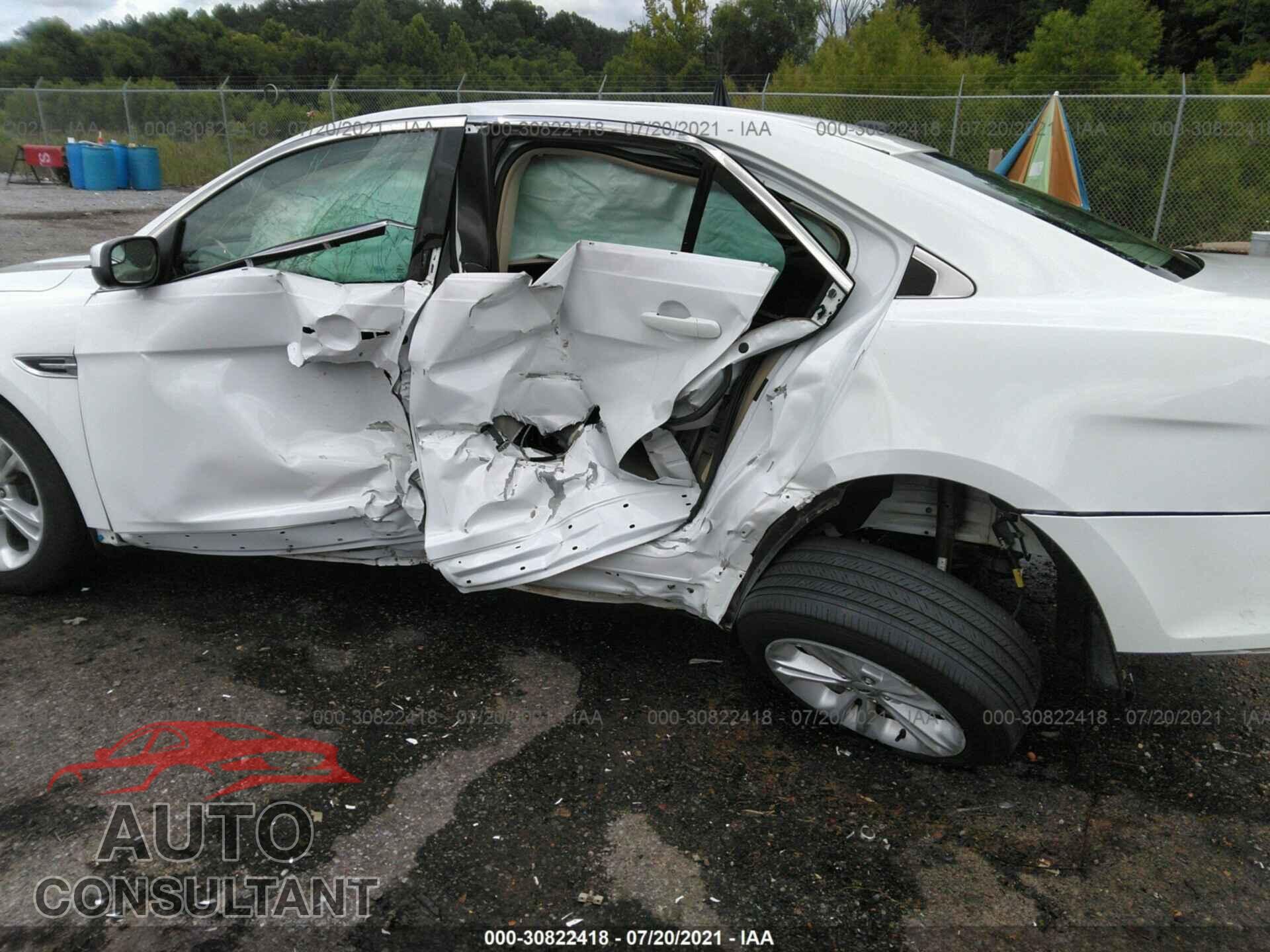FORD TAURUS 2017 - 1FAHP2E80HG122231