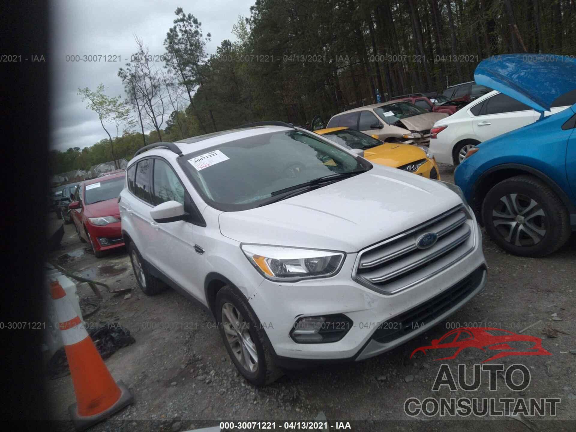 FORD ESCAPE 2018 - 1FMCU0GDXJUA43650