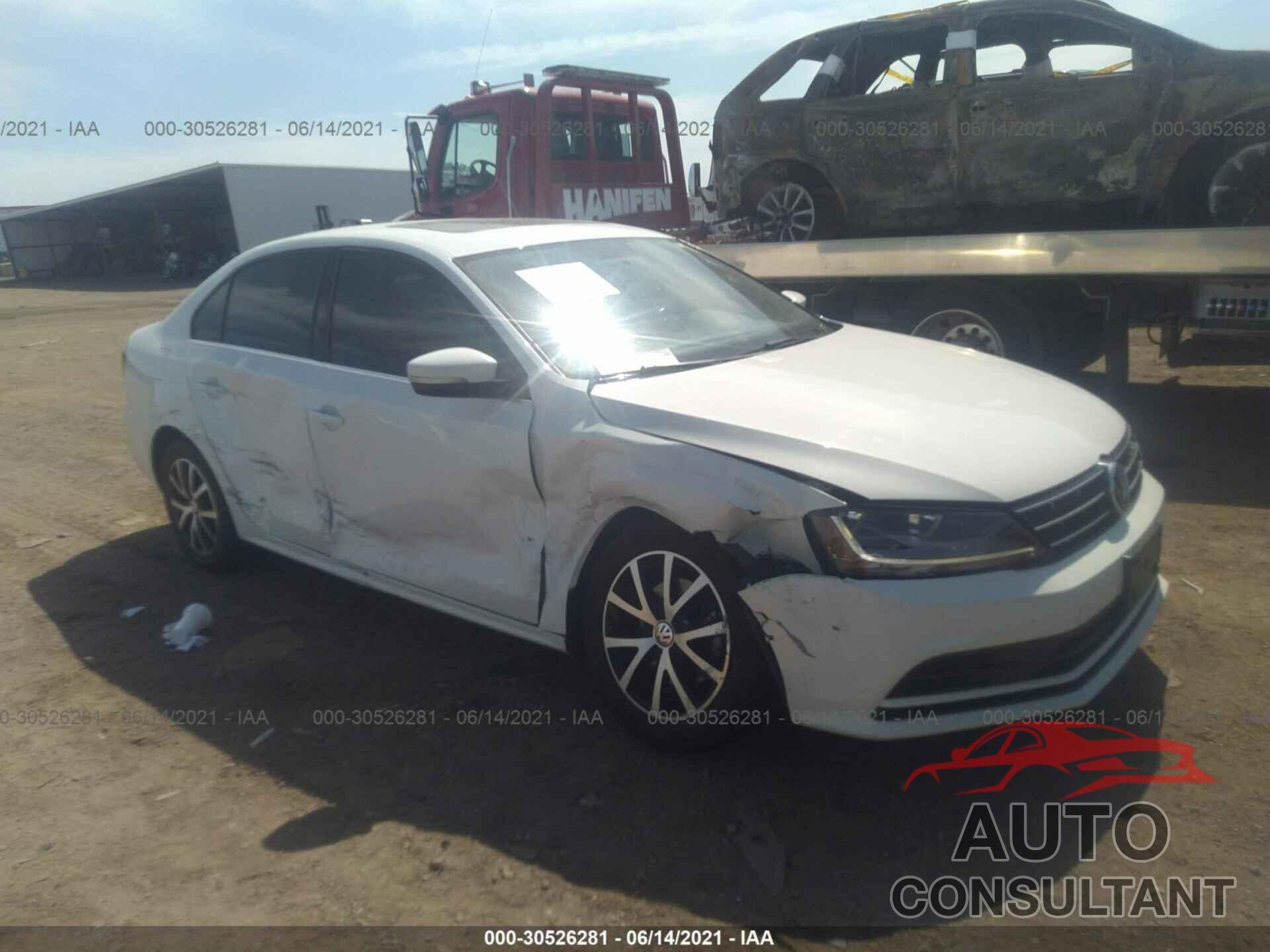 VOLKSWAGEN JETTA 2018 - 3VWDB7AJ9JM224259