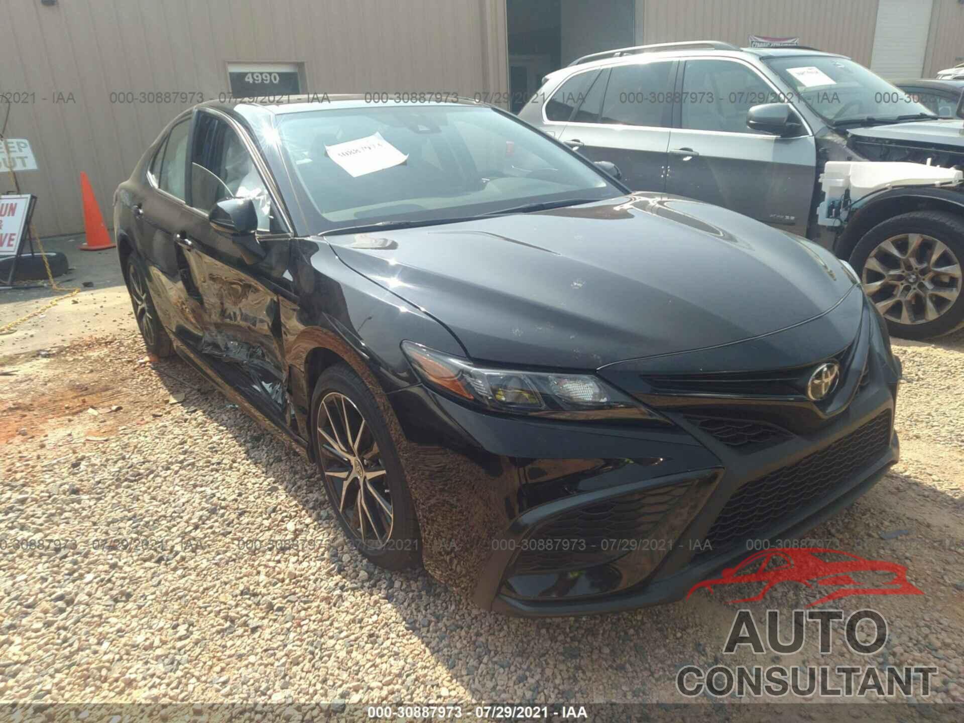 TOYOTA CAMRY 2021 - 4T1G11AK8MU538506