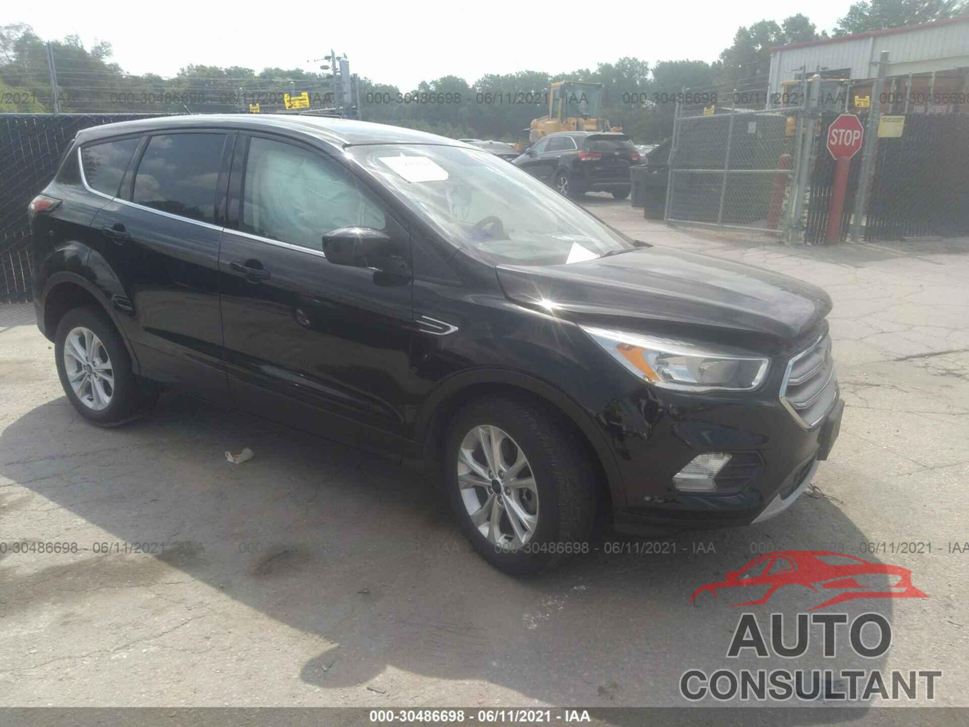 FORD ESCAPE 2017 - 1FMCU9G9XHUE94779