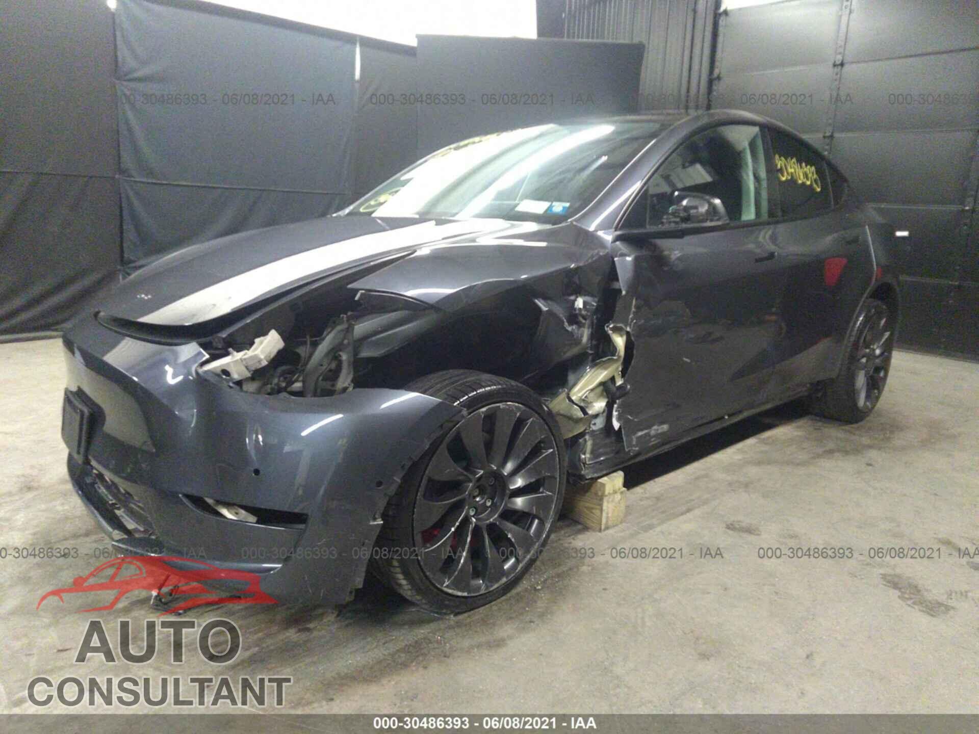 TESLA MODEL Y 2020 - 5YJYGDEF3LF033664