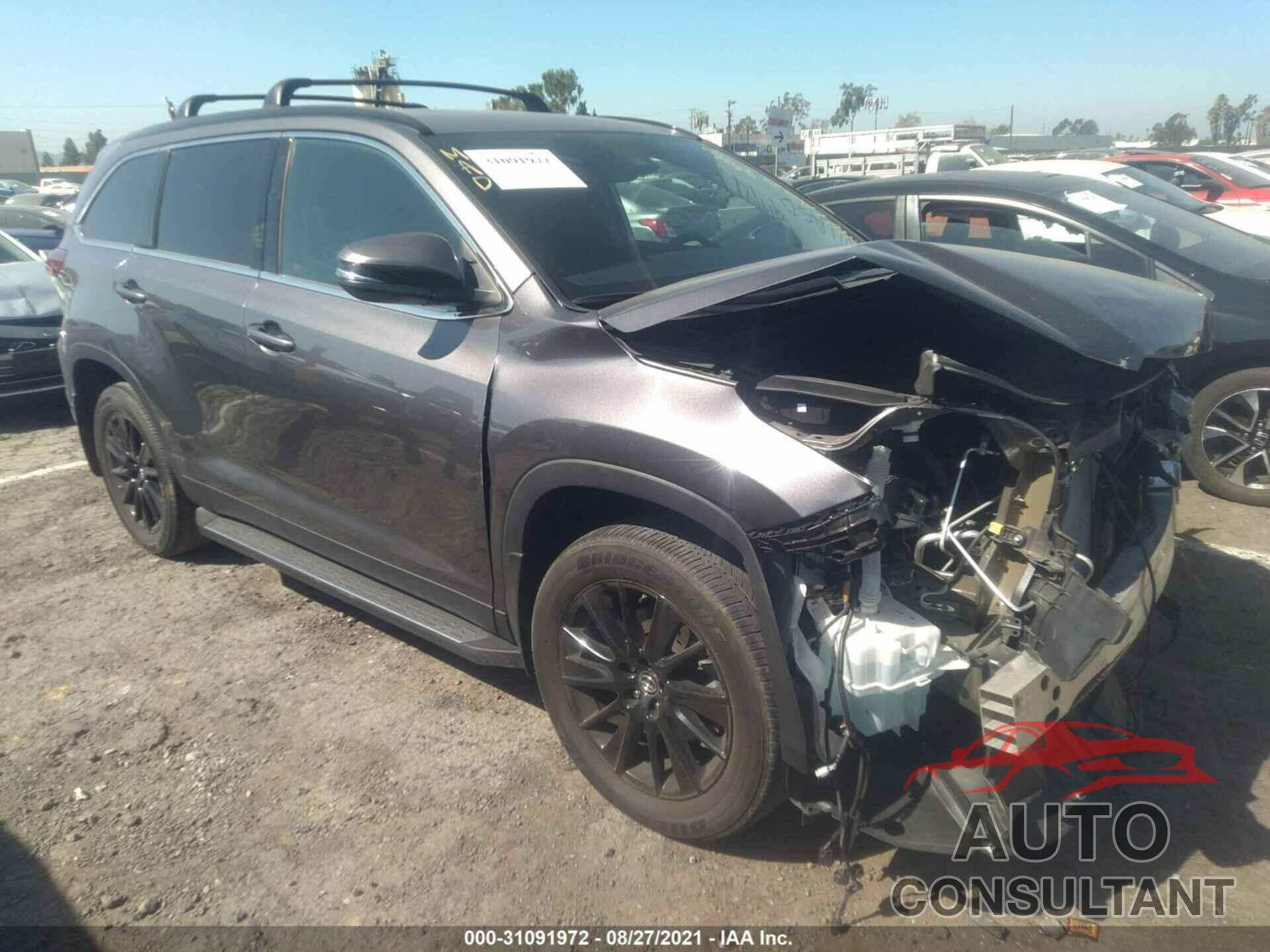 TOYOTA HIGHLANDER 2019 - 5TDKZRFH0KS570287