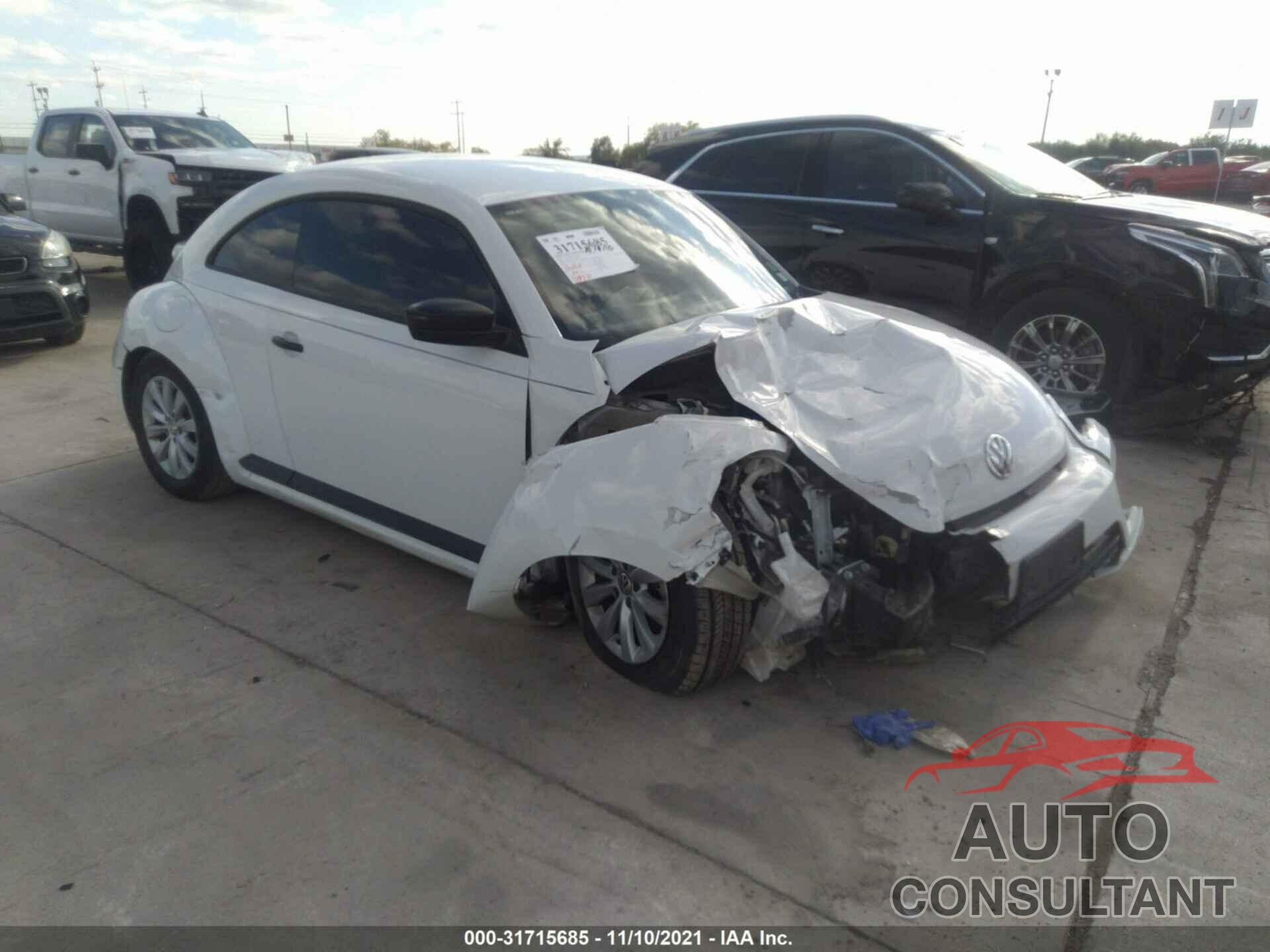 VOLKSWAGEN BEETLE 2017 - 3VWF17AT9HM608145