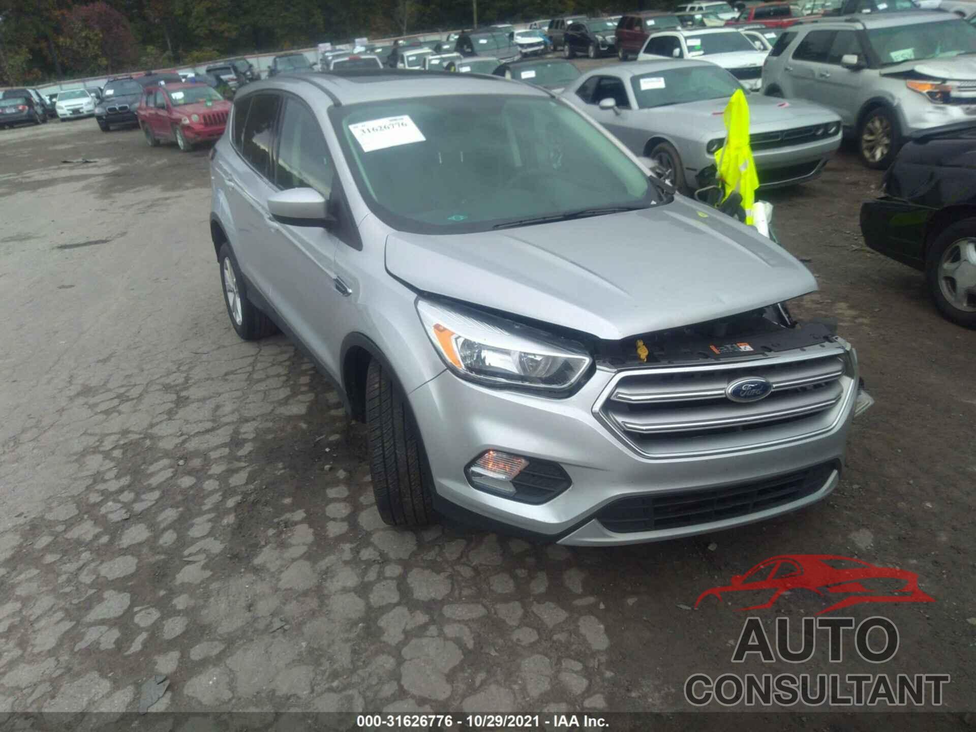 FORD ESCAPE 2017 - 1FMCU0G94HUC88868