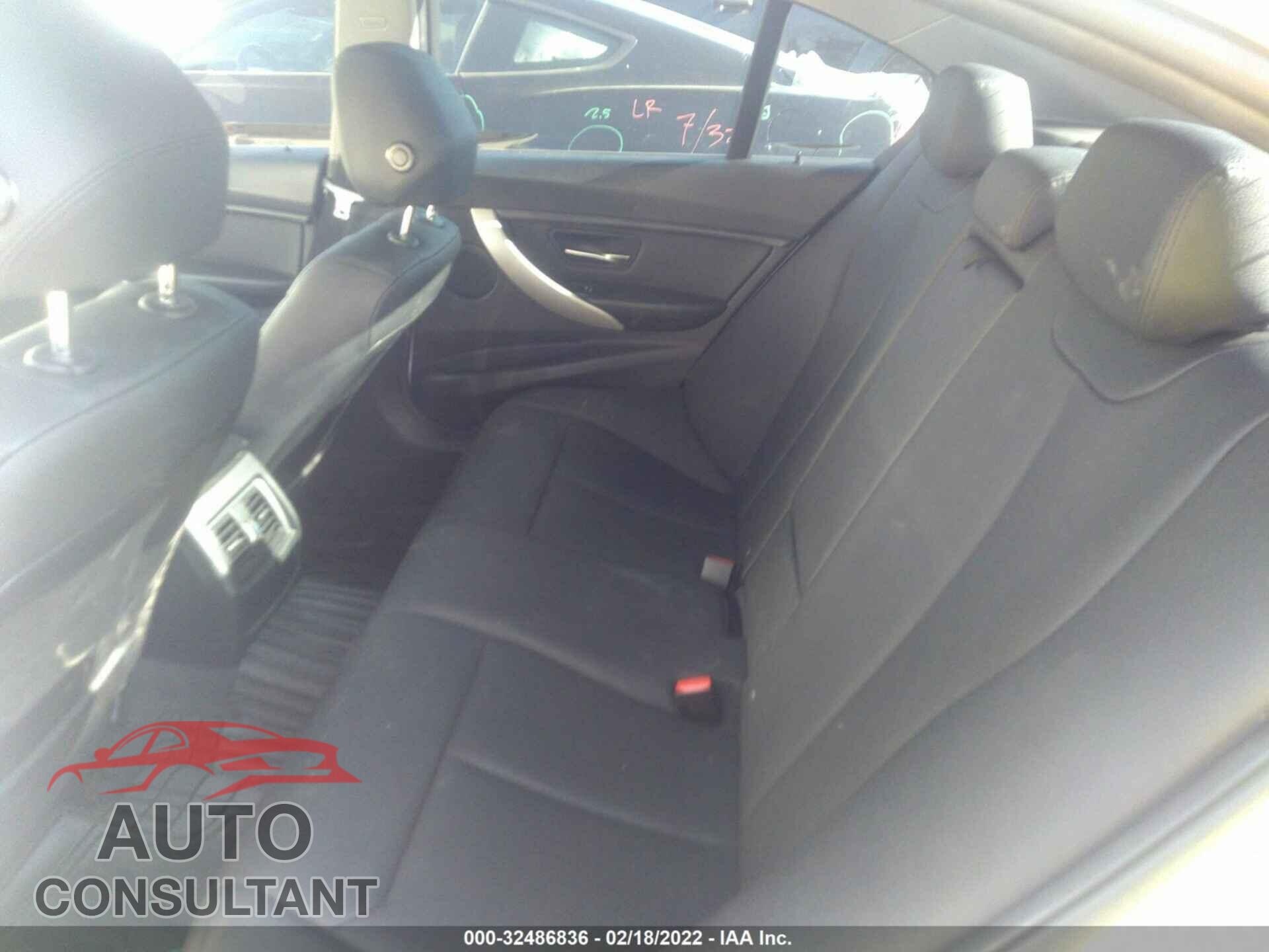 BMW 3 SERIES 2016 - WBA8E1G55GNU11352