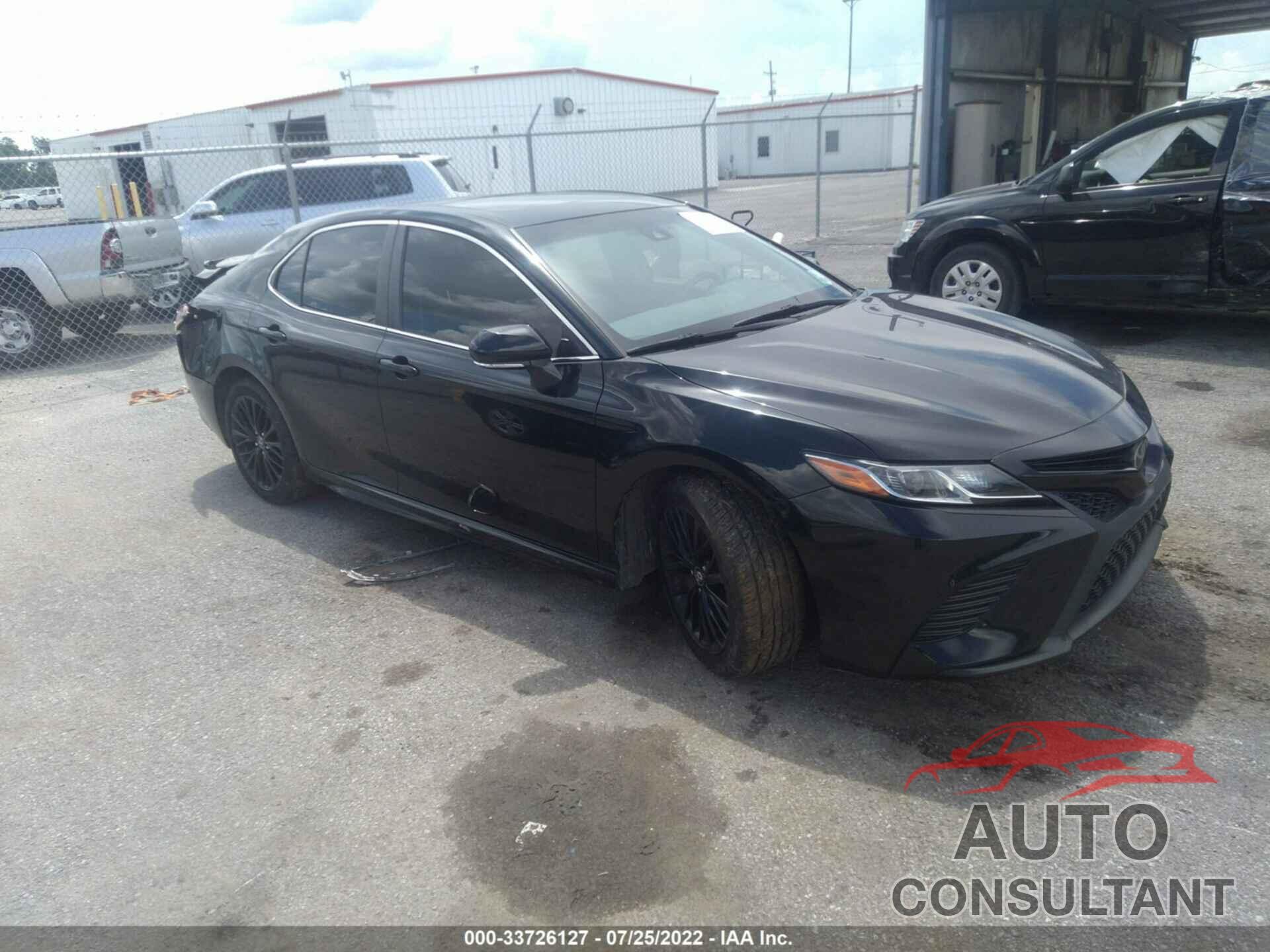 TOYOTA CAMRY 2018 - JTNB11HK4J3000922