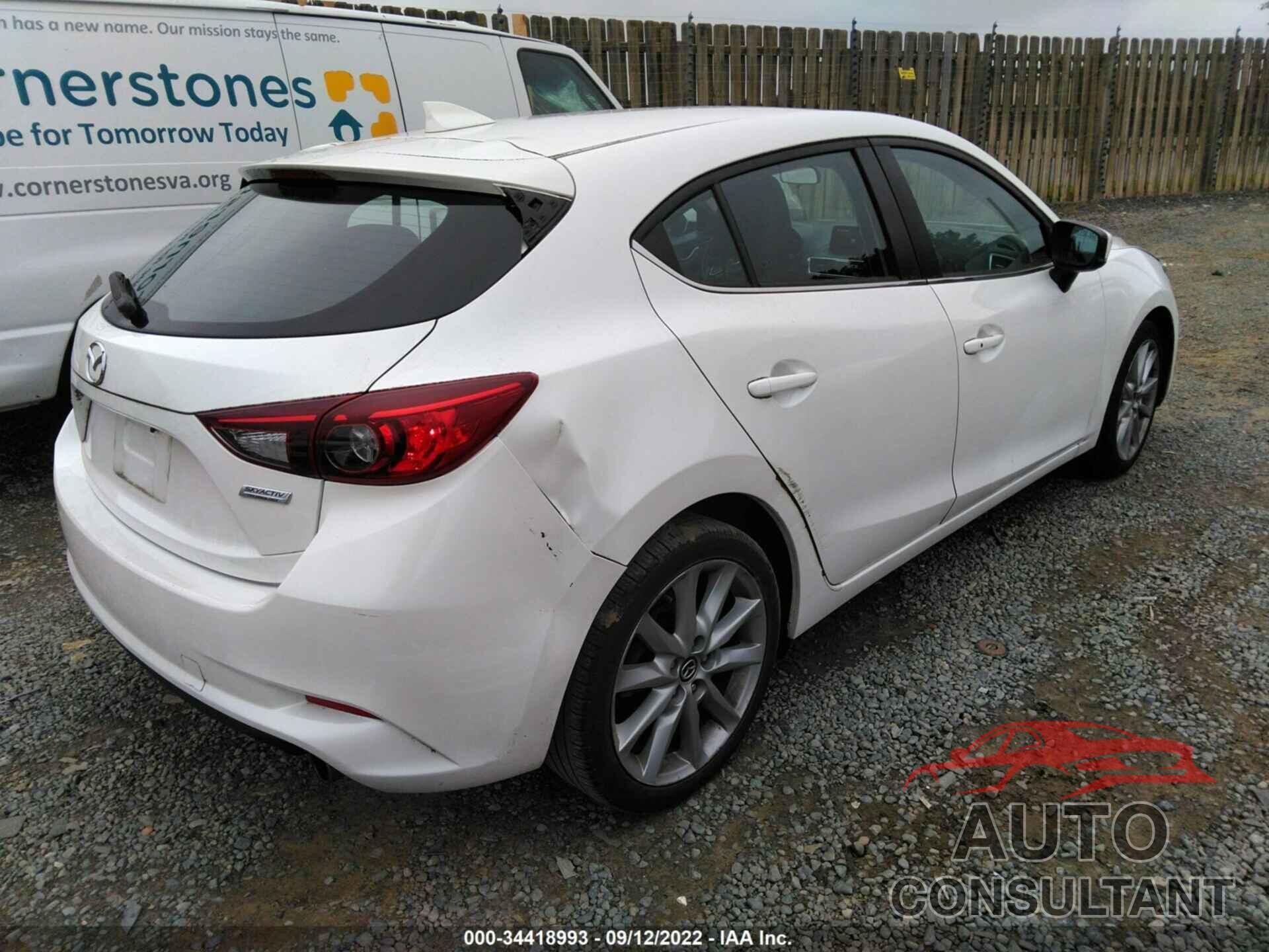 MAZDA MAZDA3 5-DOOR 2017 - JM1BN1M31H1146515