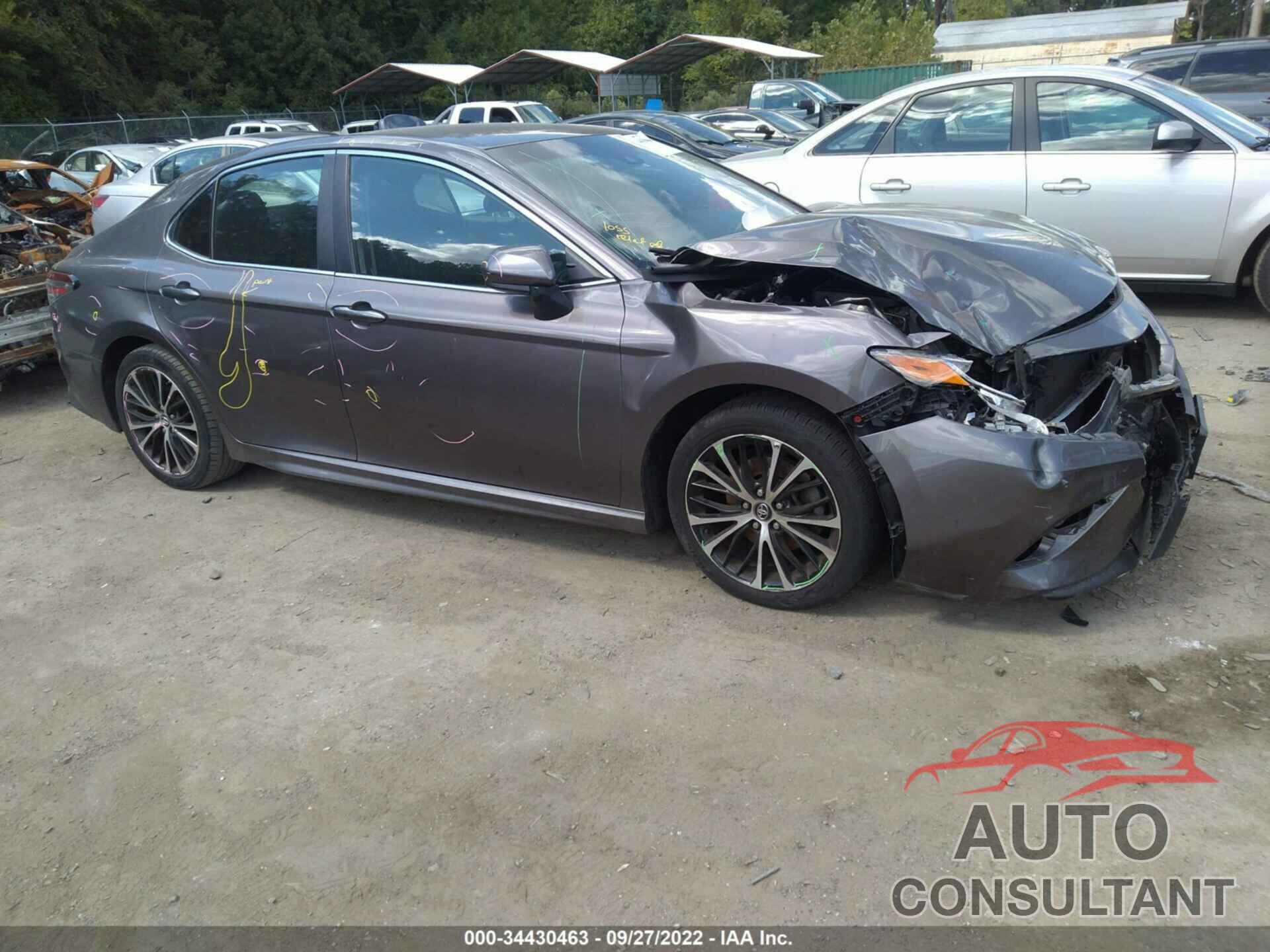 TOYOTA CAMRY 2018 - 4T1B11HK0JU045138