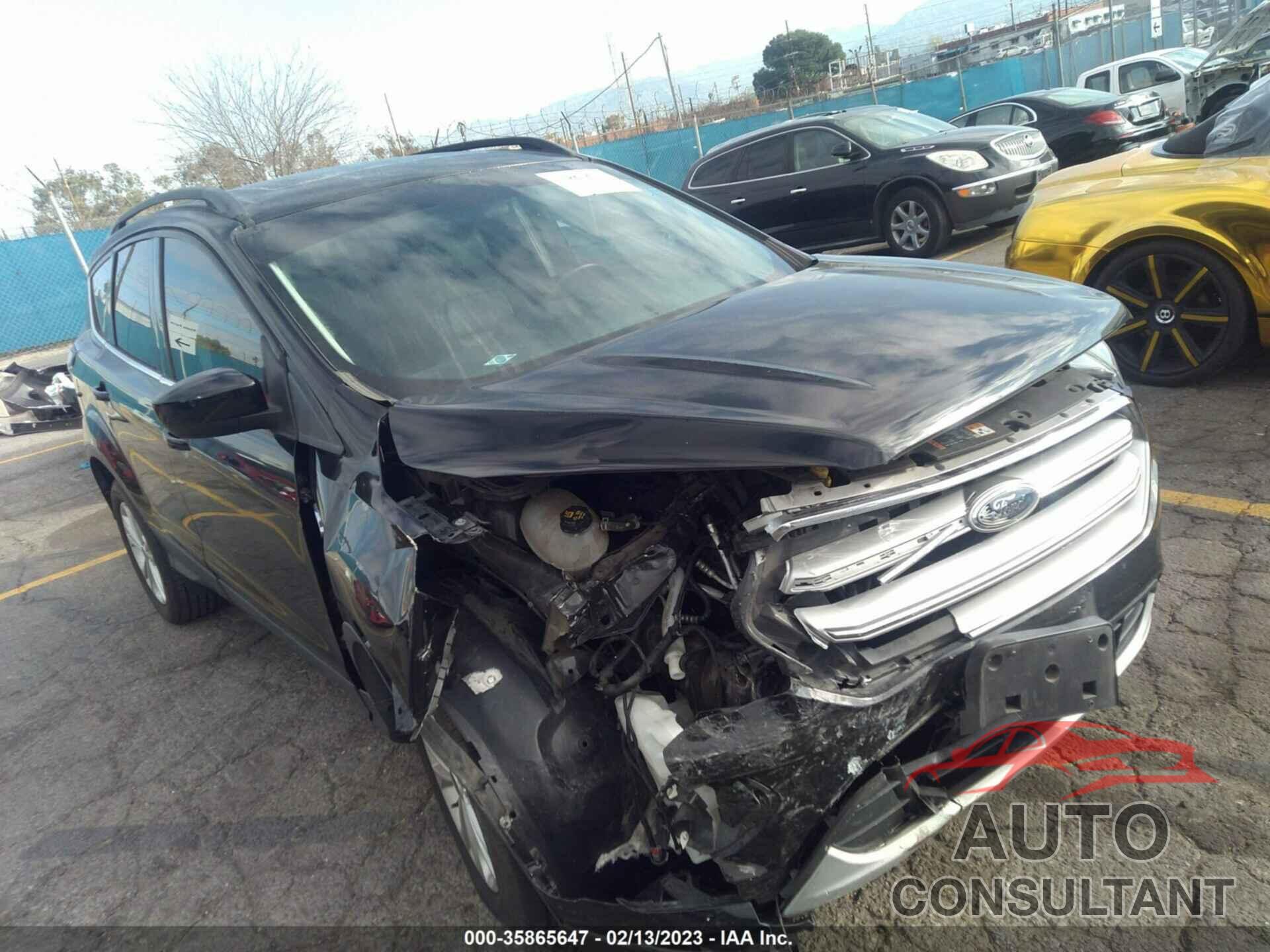 FORD ESCAPE 2017 - 1FMCU0GD0HUD12474