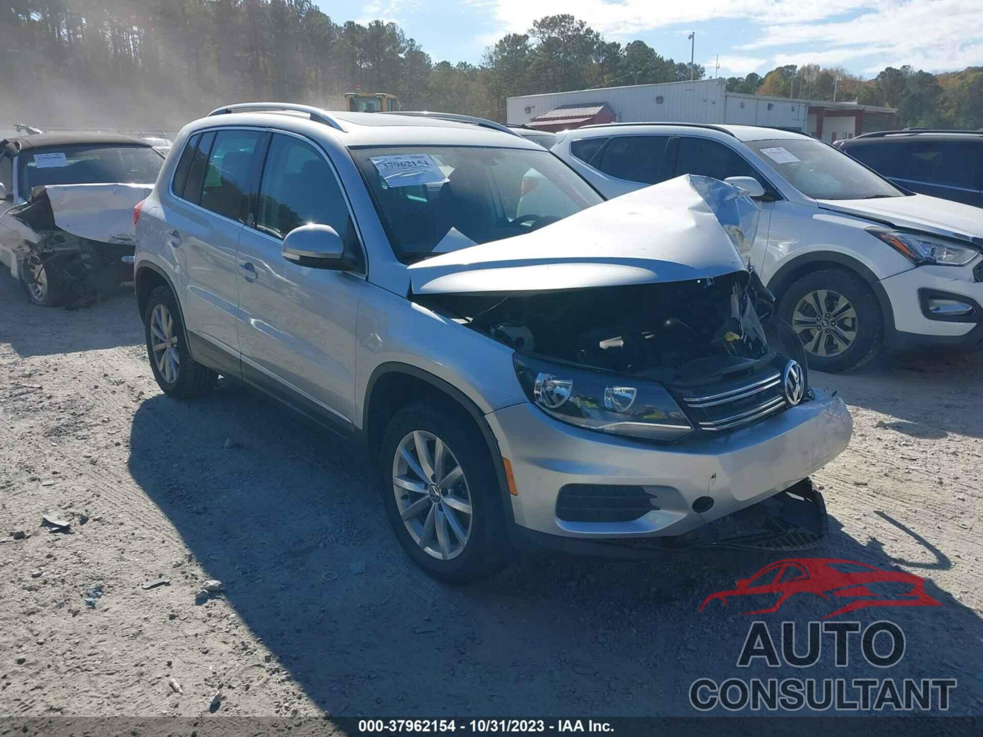 VOLKSWAGEN TIGUAN 2017 - WVGSV7AX5HK002644