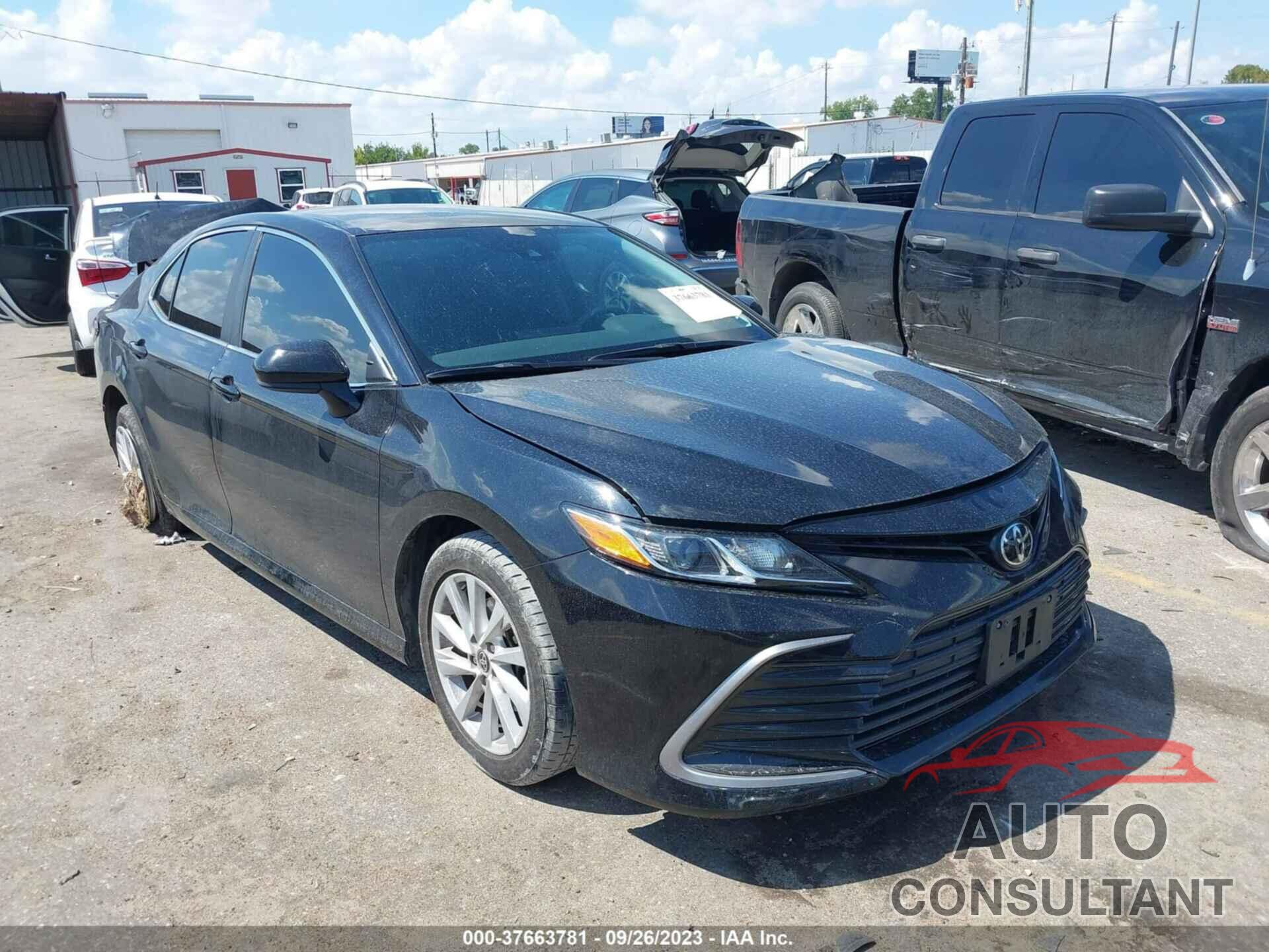 TOYOTA CAMRY 2022 - 4T1C11AK4NU499512