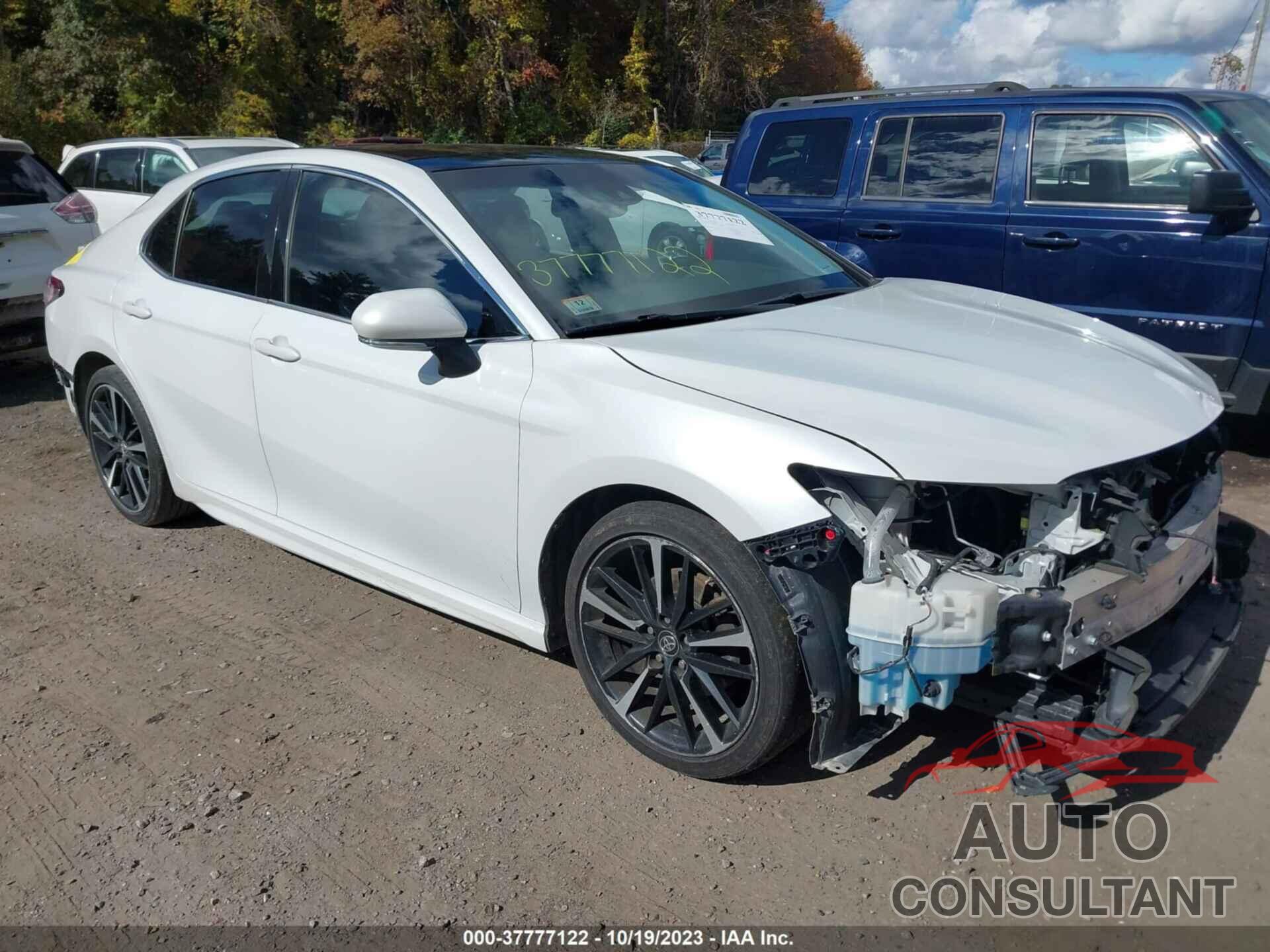 TOYOTA CAMRY 2018 - 4T1B61HK9JU018070