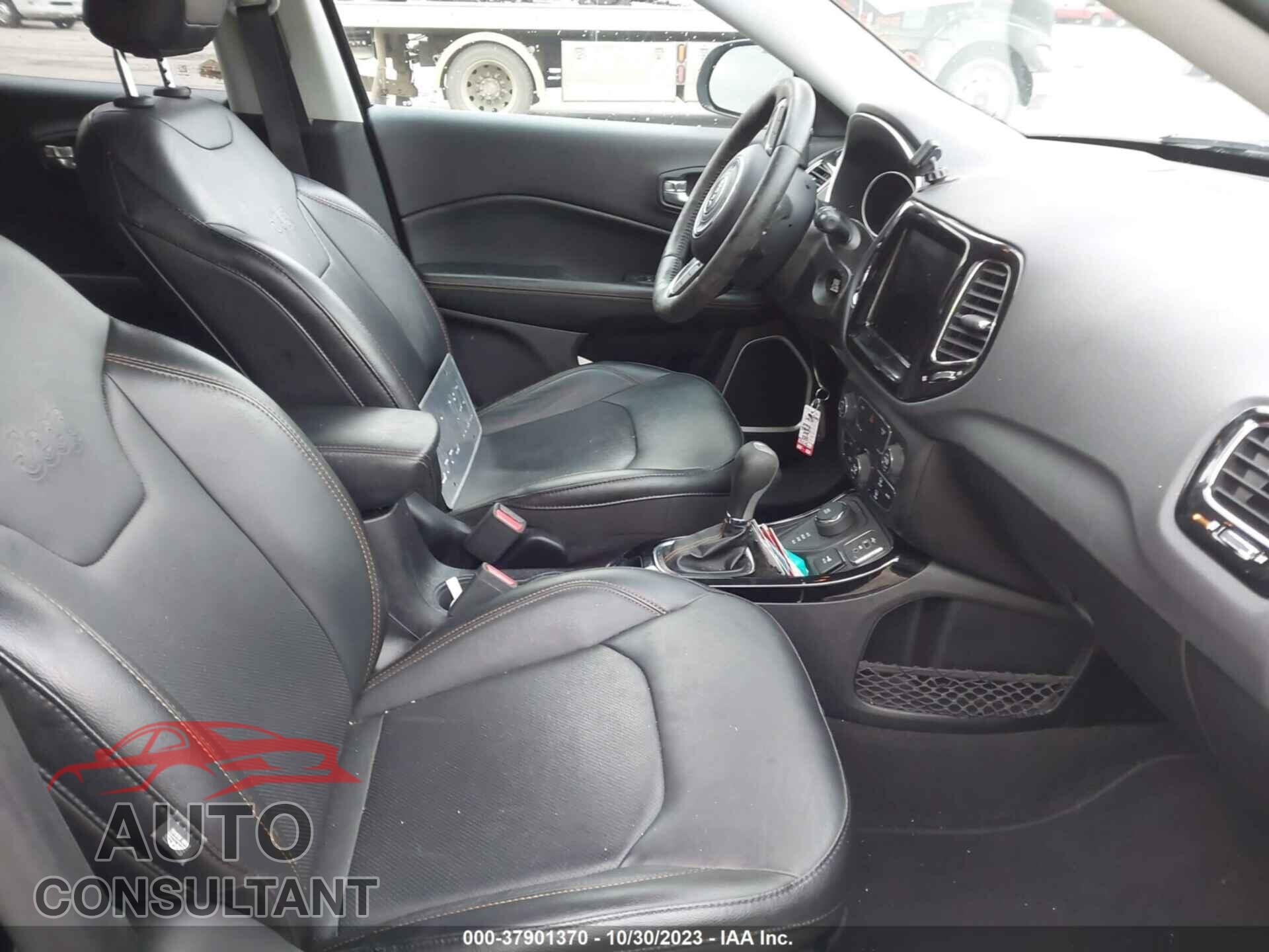 JEEP COMPASS 2020 - 3C4NJDCB1LT155347